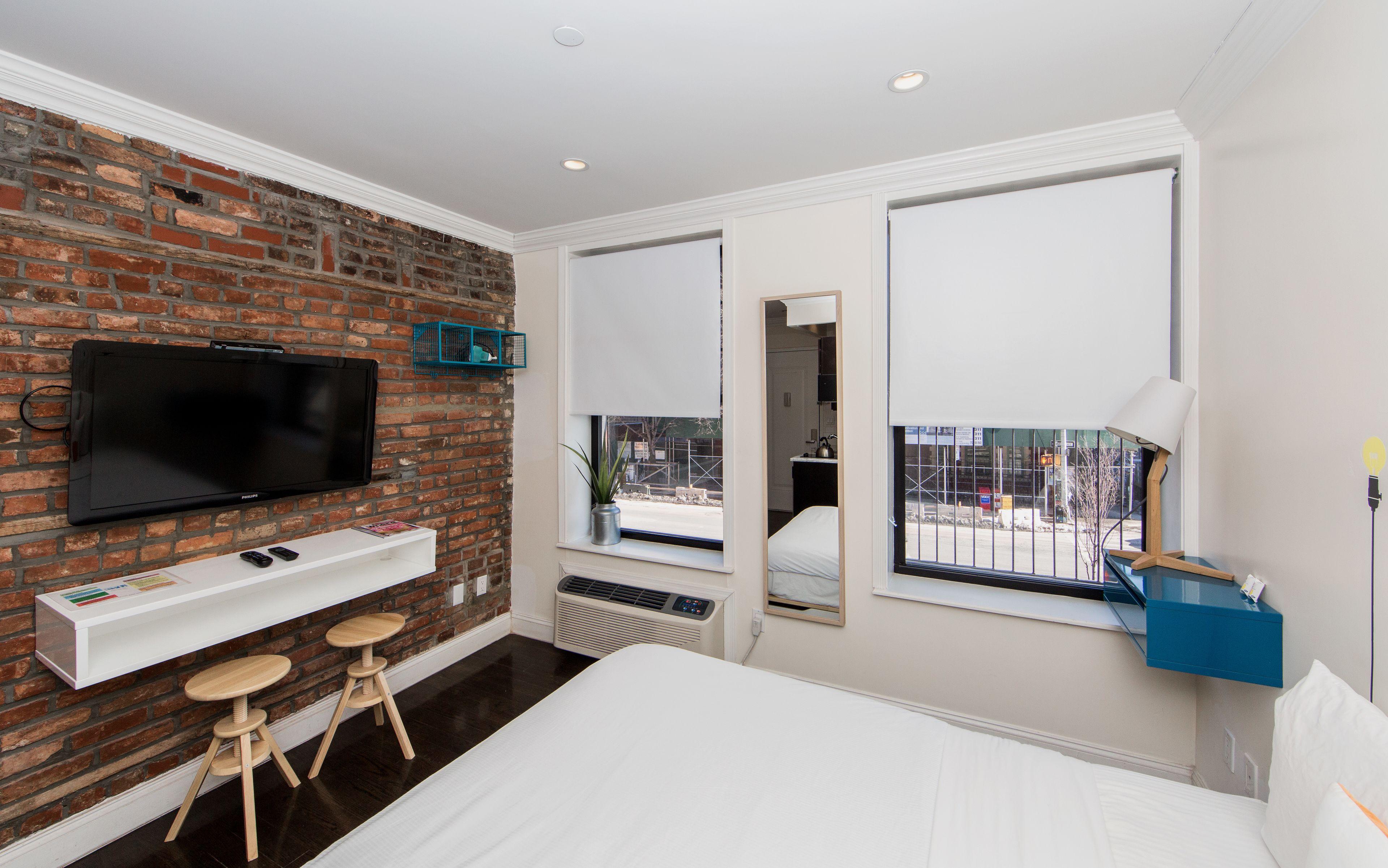Hotel East Village 3*
