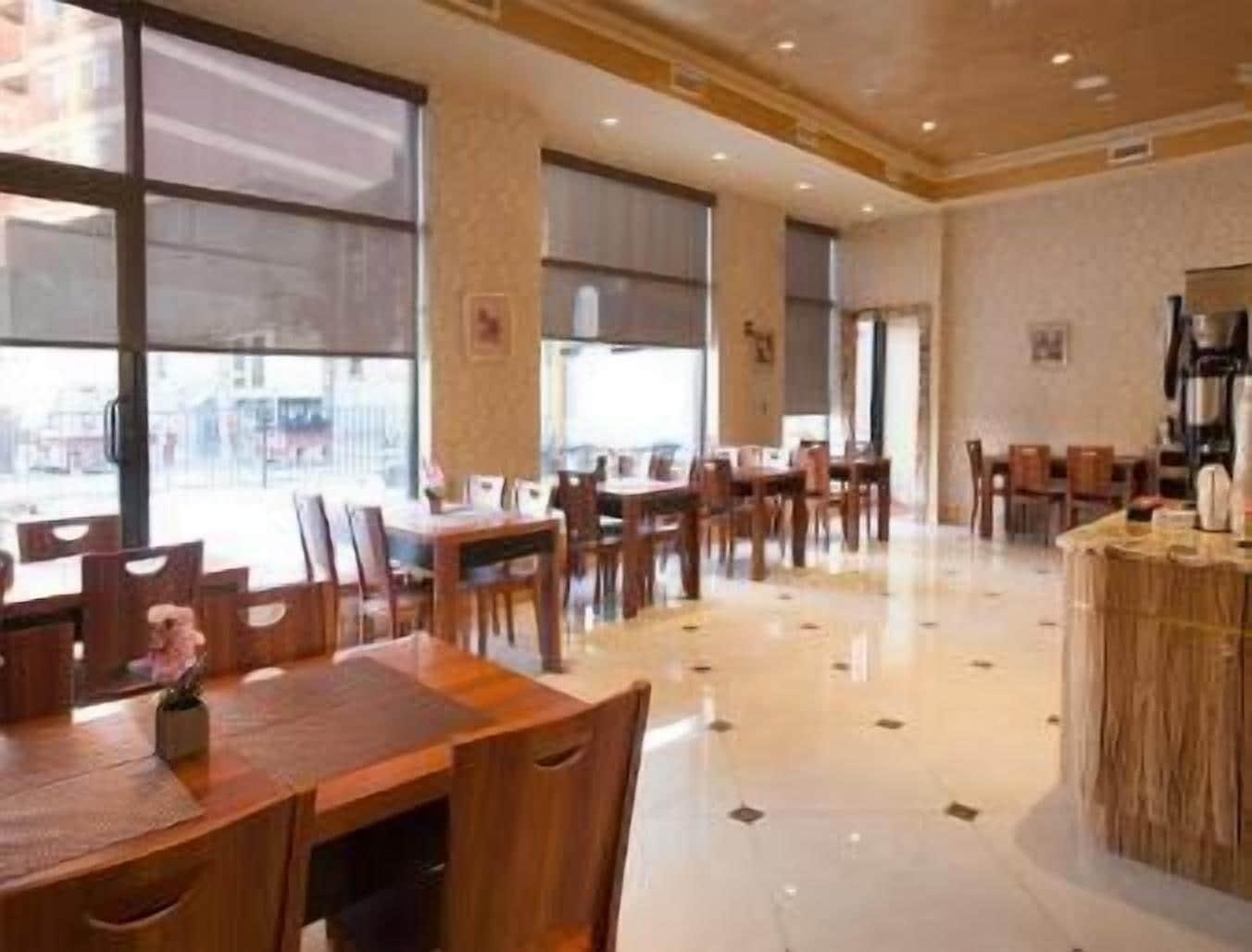 Ramada By Wyndham Flushing Queens