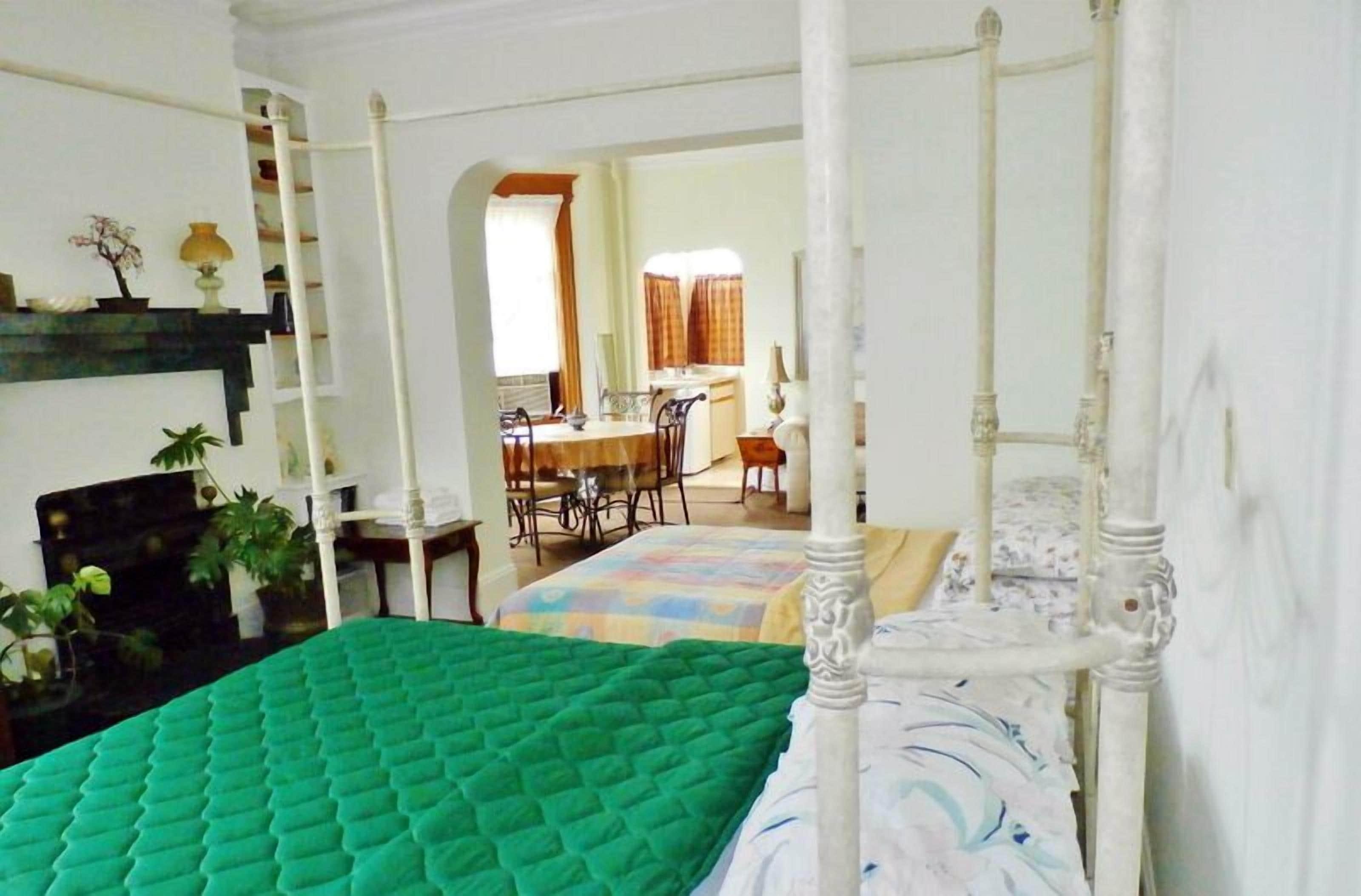 Harbor House 2*