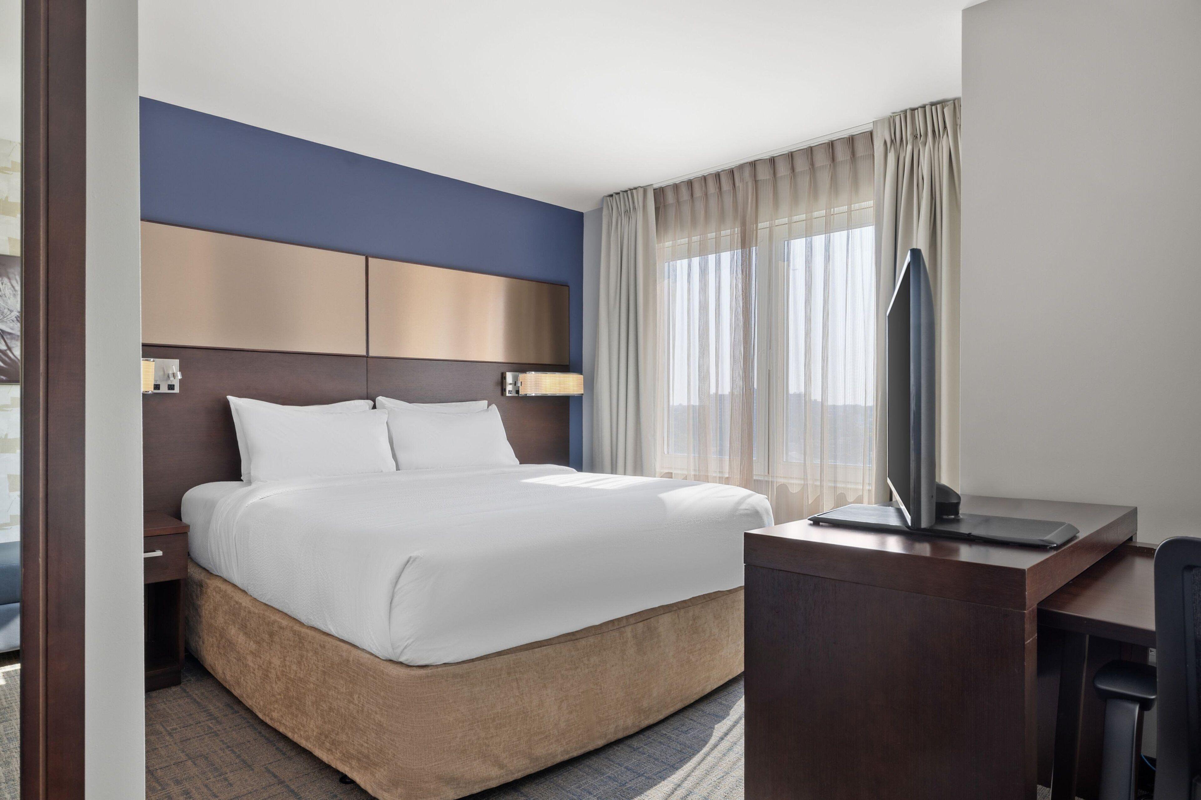 By Marriott The Bronx At Metro Center Atrium Hotel 3*