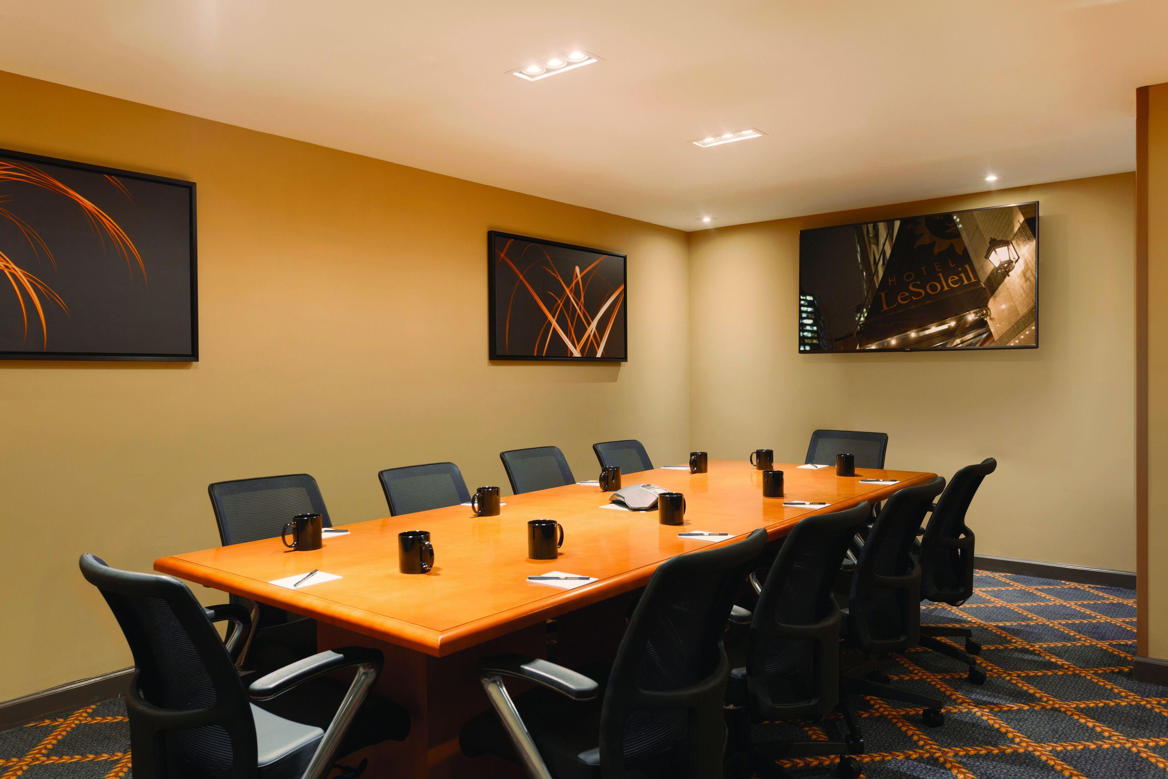 Executive Le Soleil Hotel 4*