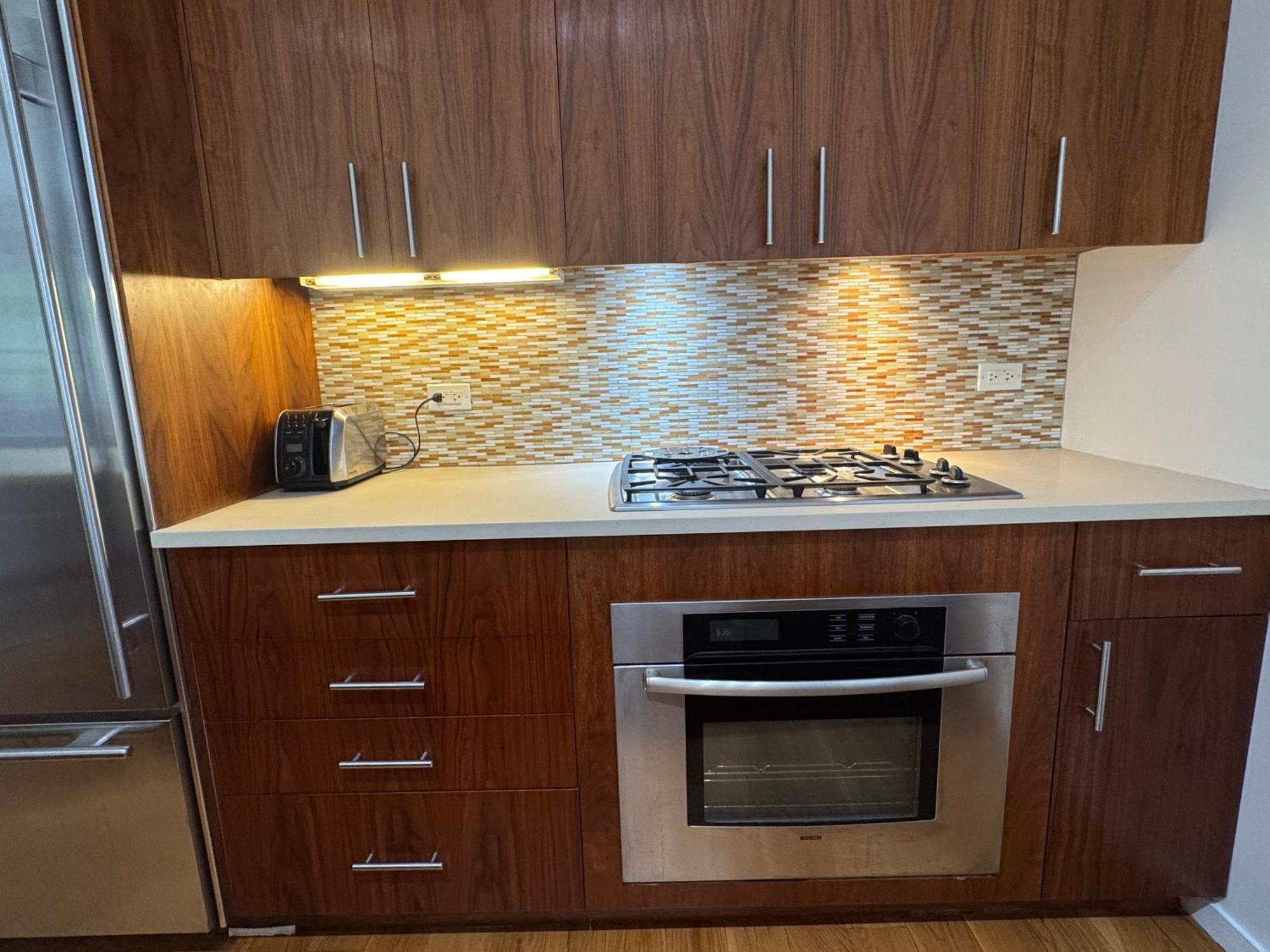 Large And Luxurious In Strivers Row * New York