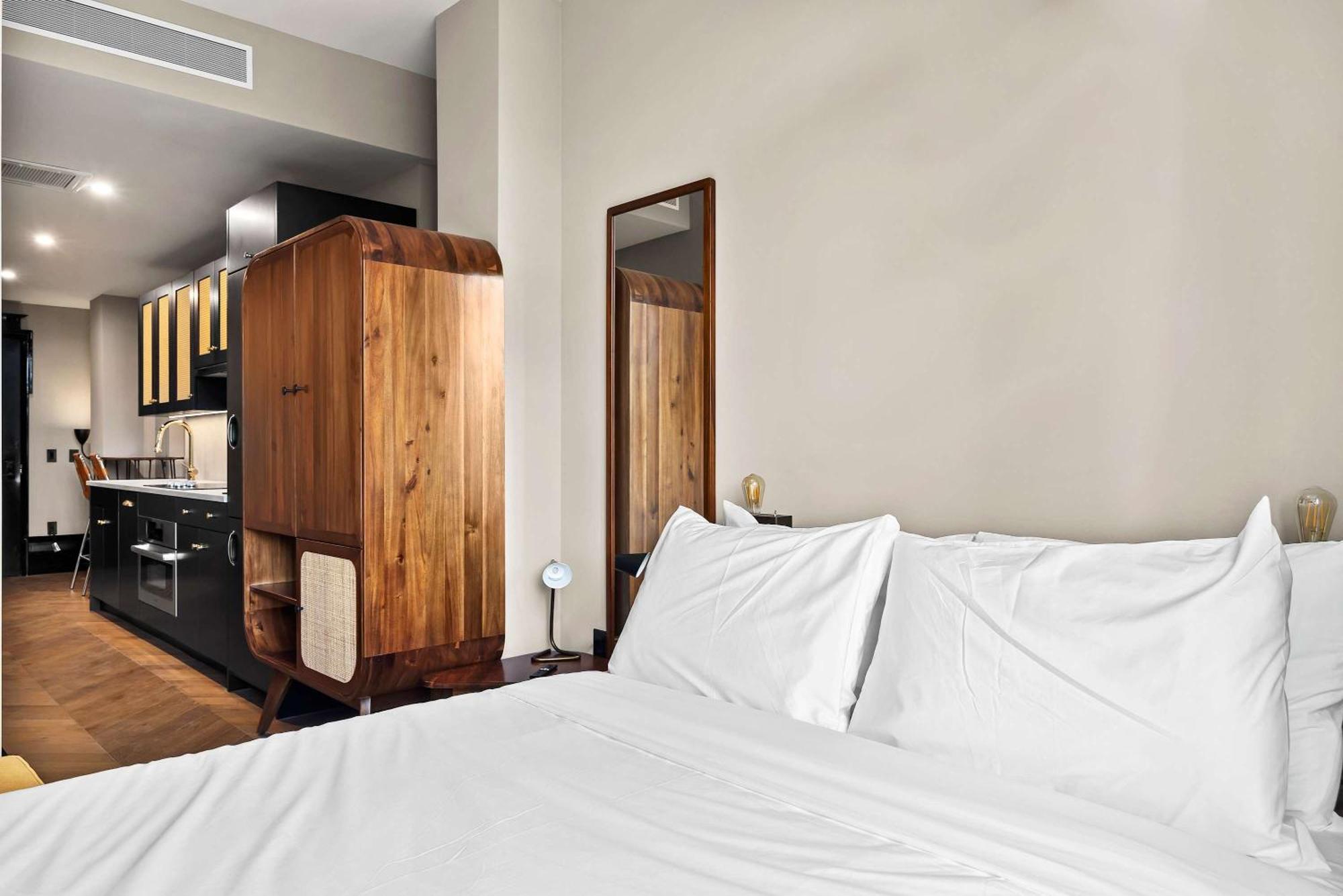 Freeman 603 By Rove Travel - With Shared Amenities Holiday home