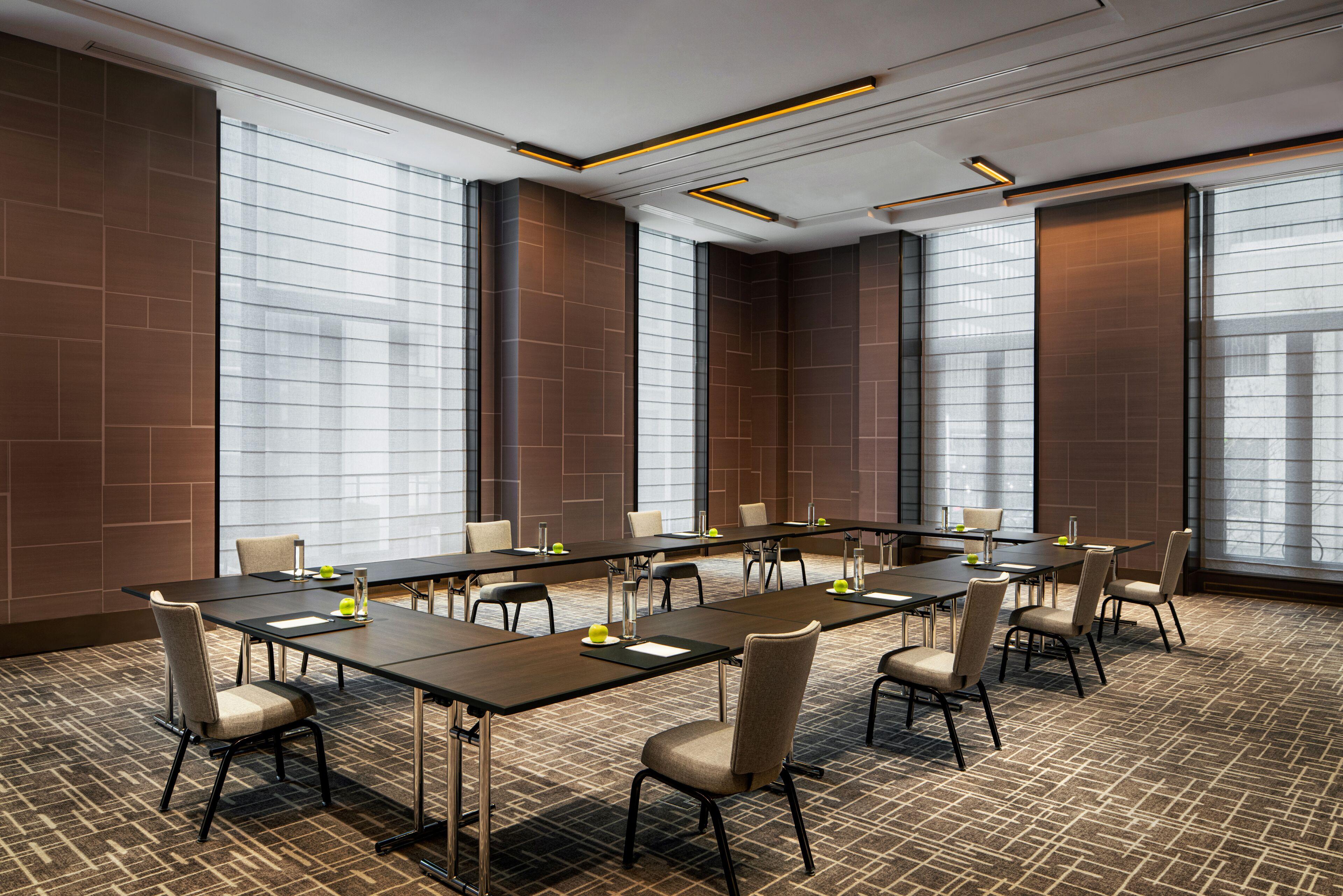 Four Seasons Downtown Hotel 5*