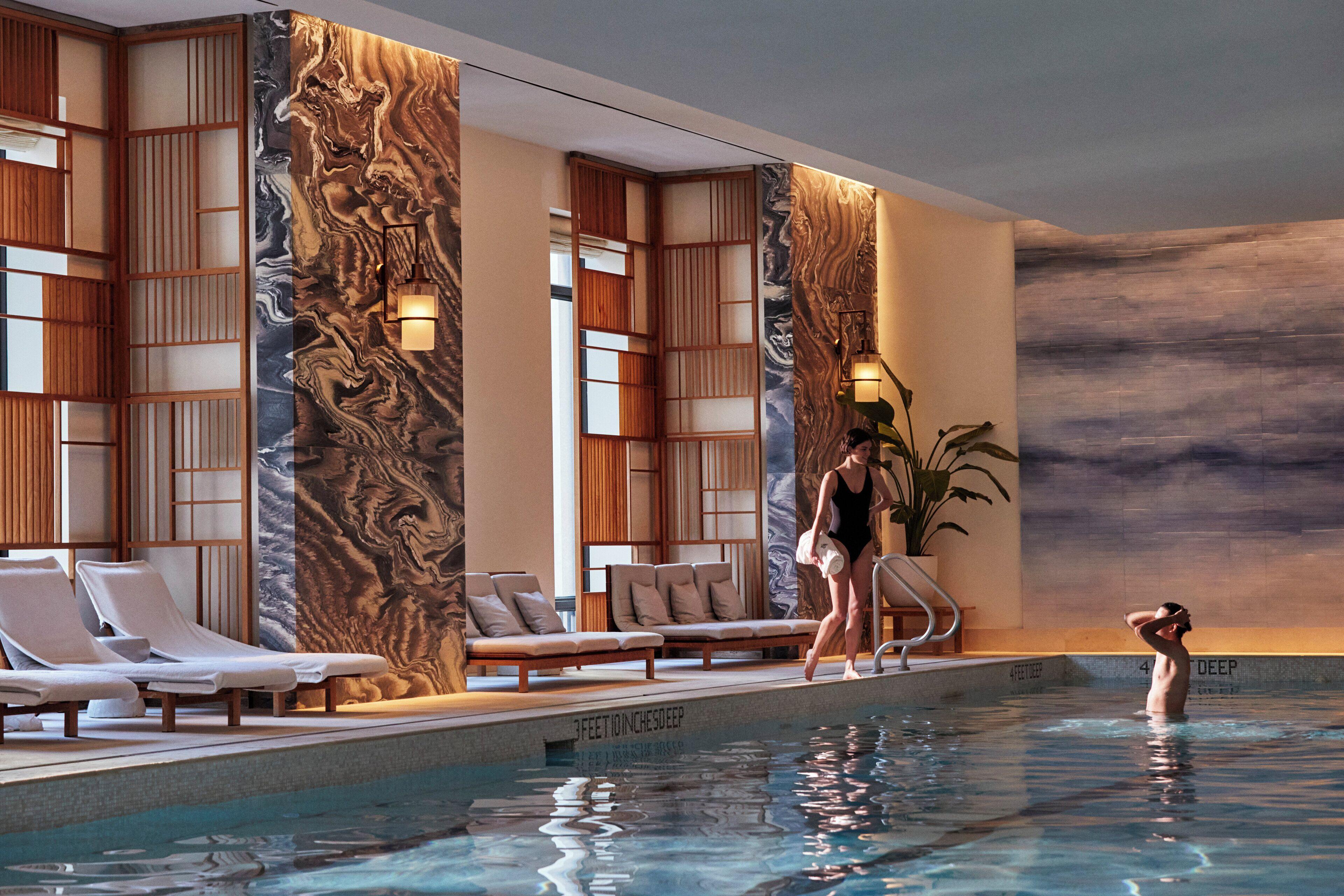 Four Seasons Downtown Hotel 5*