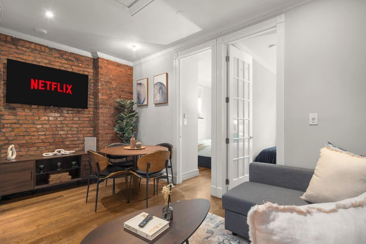 Contemporary Nyc Flat Walk Everywhere