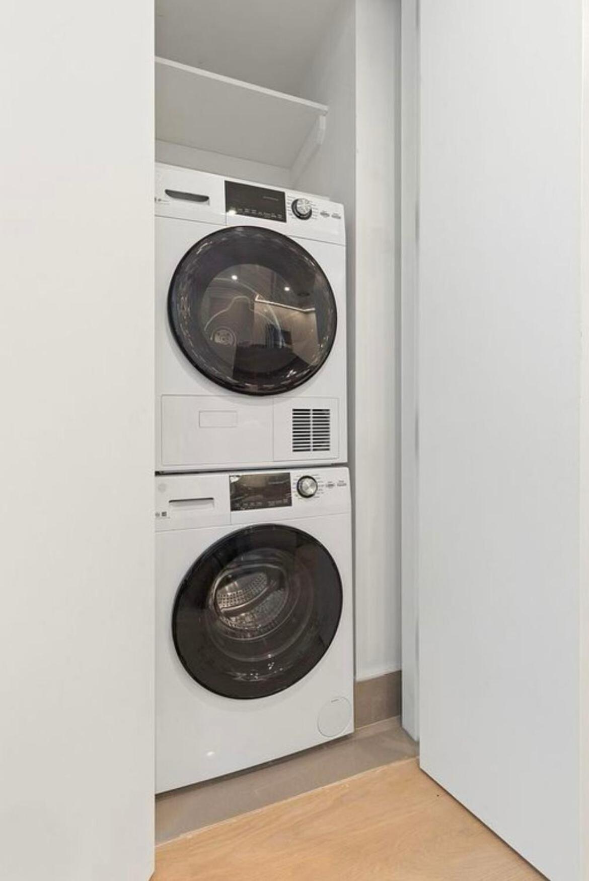 Brooklyn - Dumbo - 2-bedroom, 2-bath