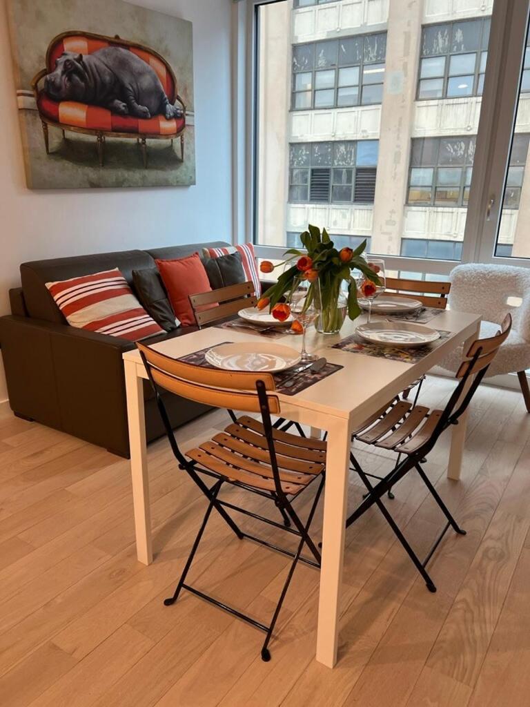 Brooklyn - Dumbo - 2-bedroom, 2-bath Apartment *
