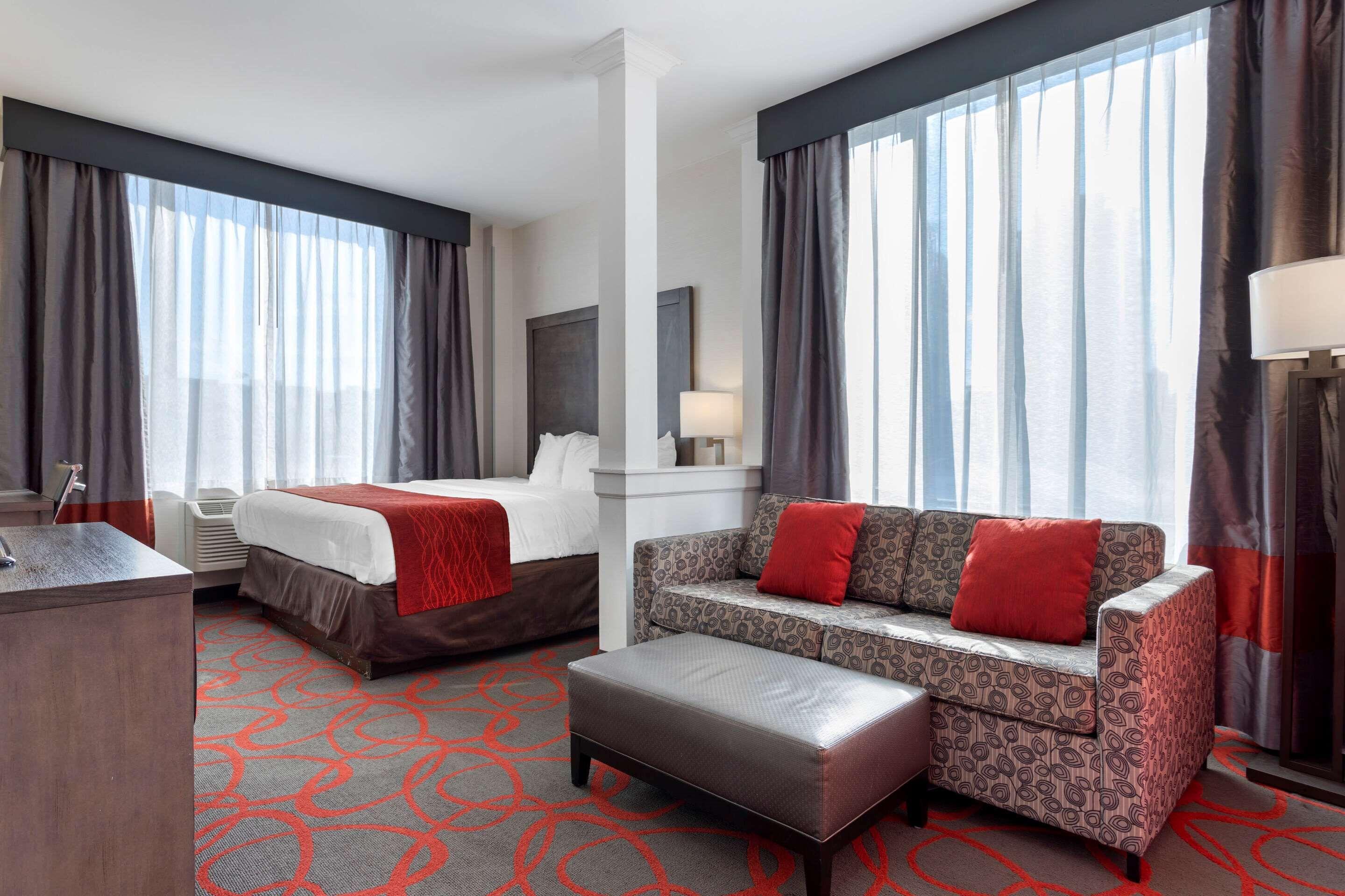 Hotel Comfort & Near Stadium 4*