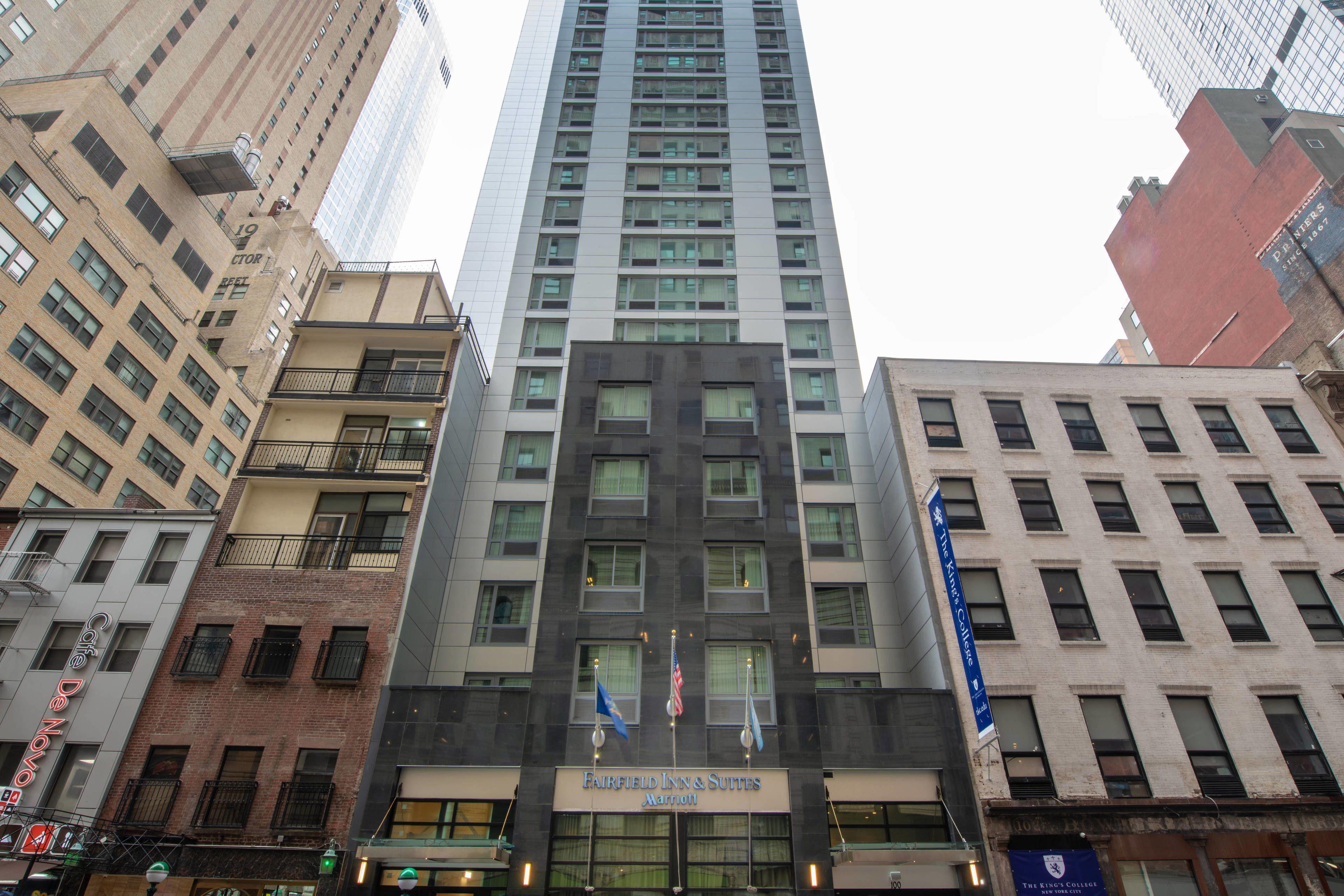 Hotel Courtyard By Marriott World Trade Center Area 3*