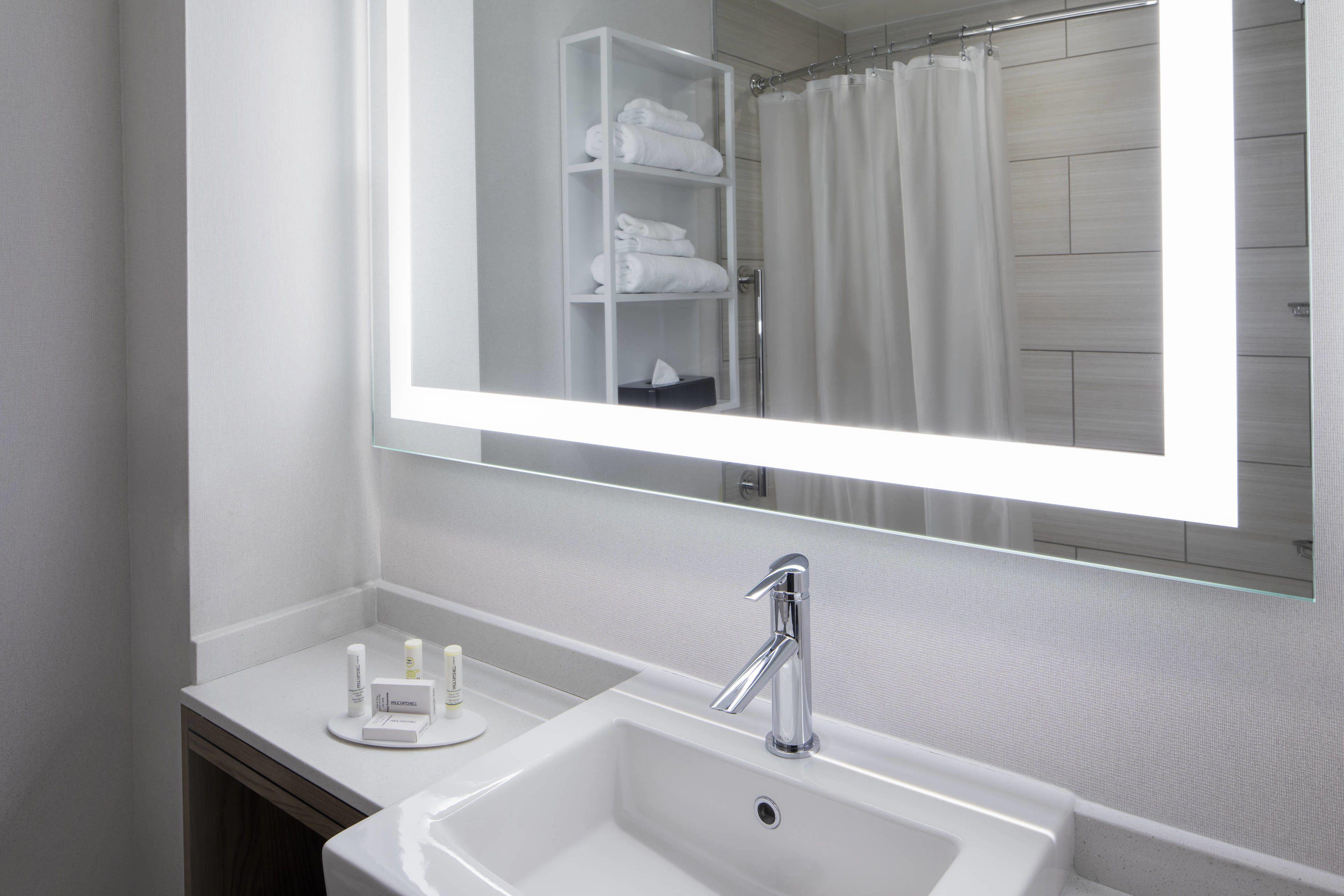 Courtyard By Marriott World Trade Center Area Hotel