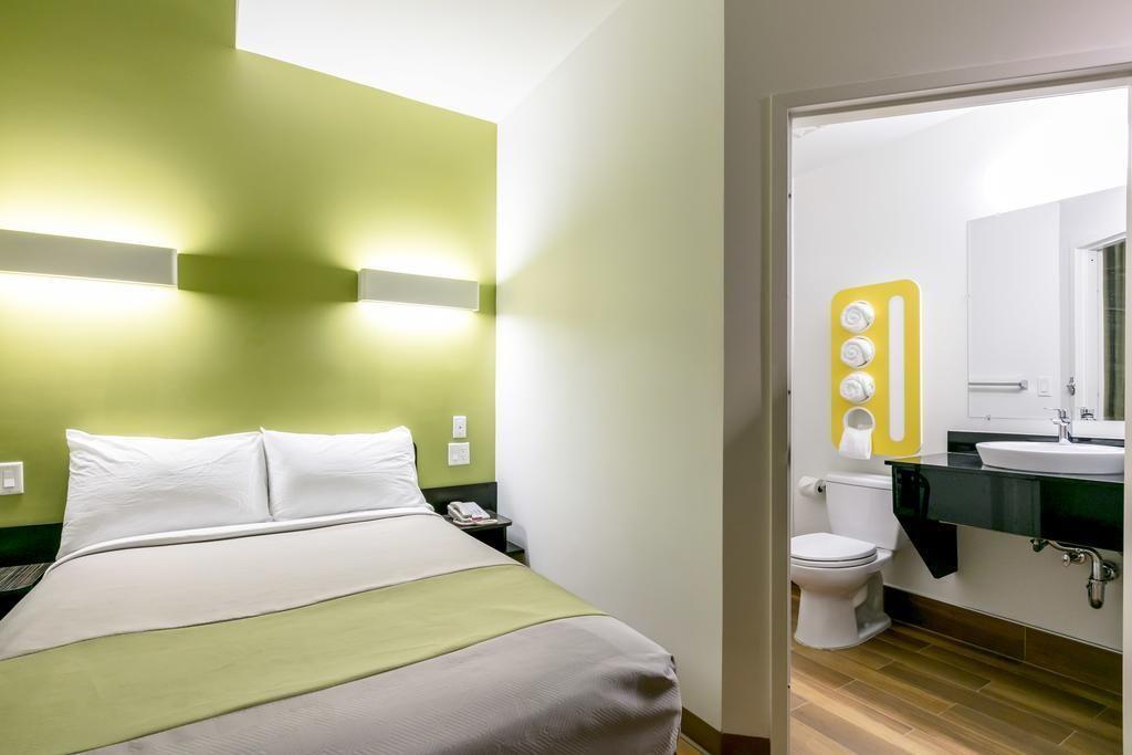 Hotel Feather Factory 3*