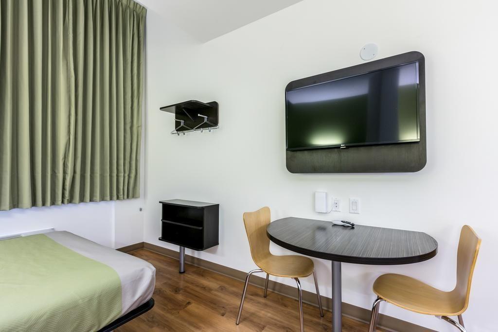 Feather Factory Hotel 3*