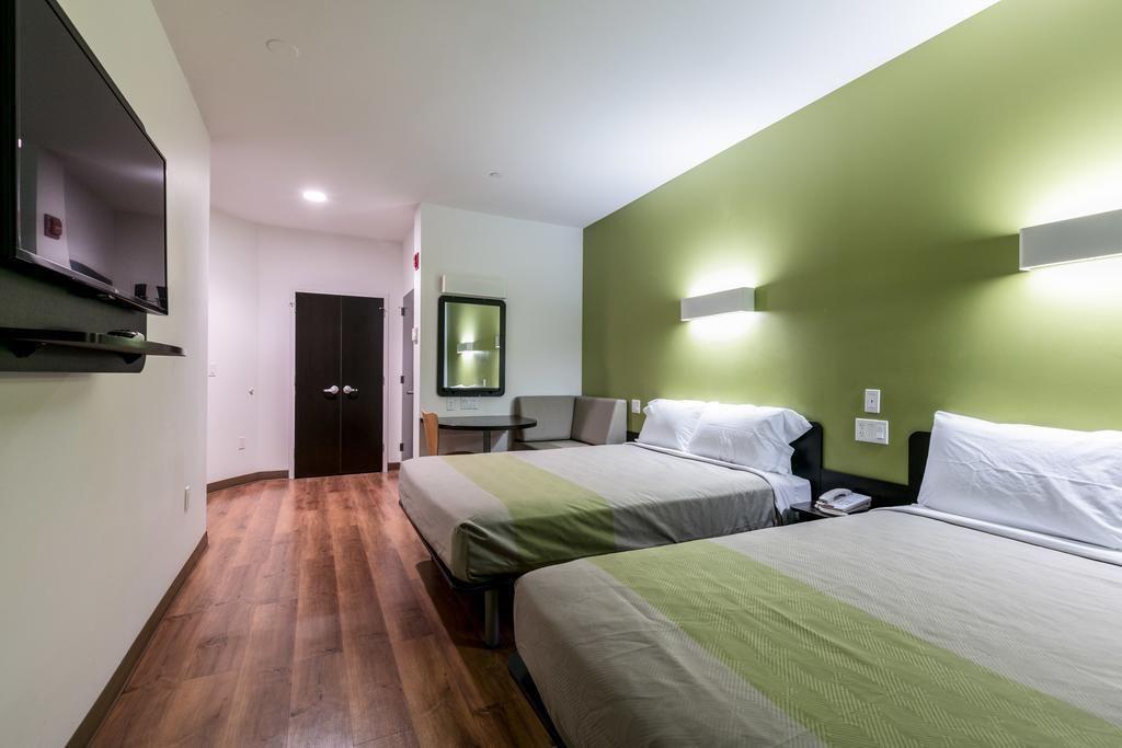 Hotel Feather Factory 3*