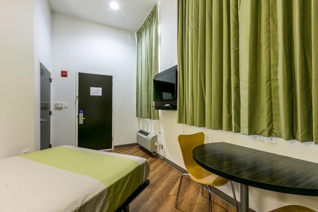 Hotel Feather Factory 3*