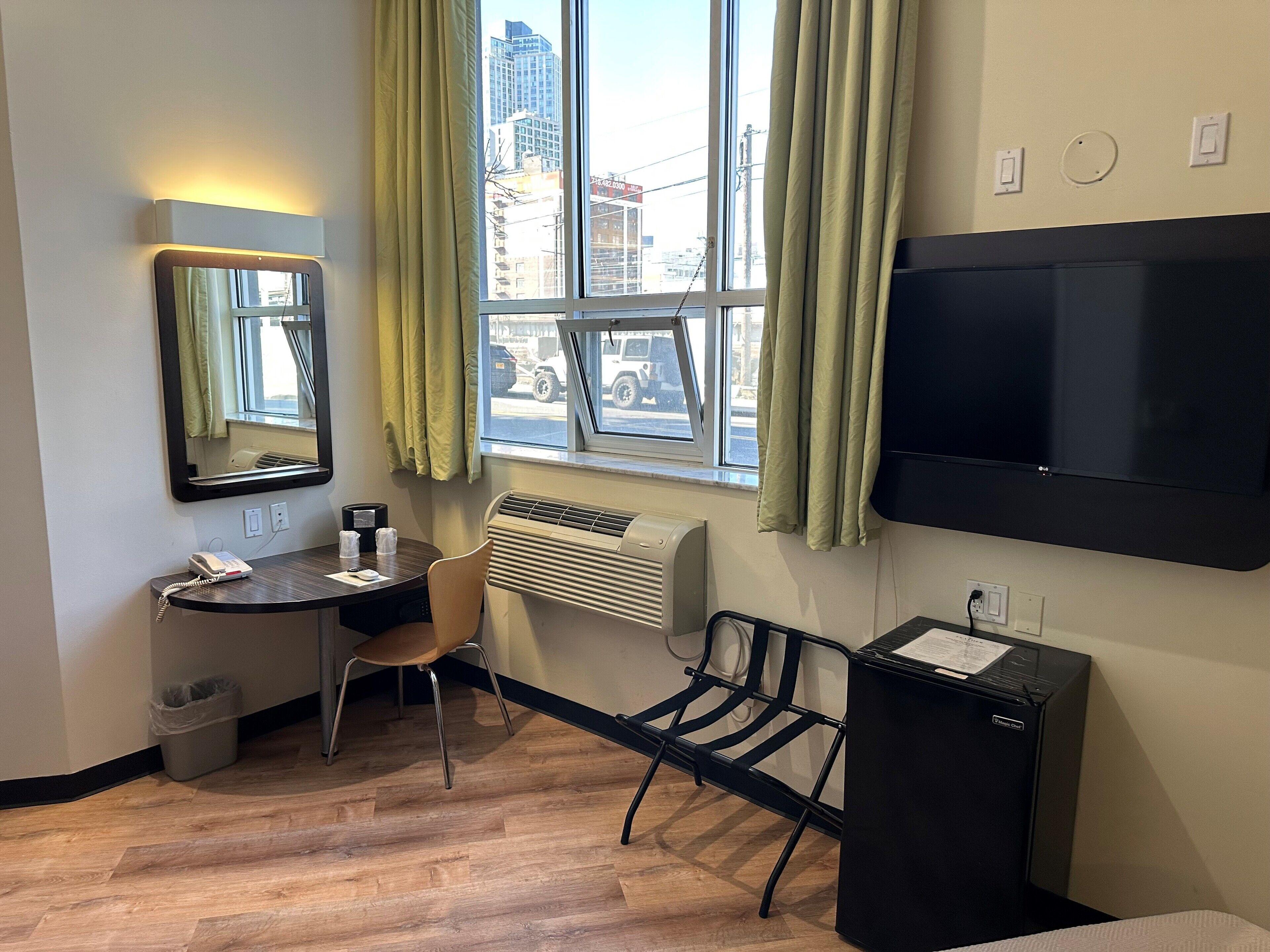 Feather Factory Hotel 3*