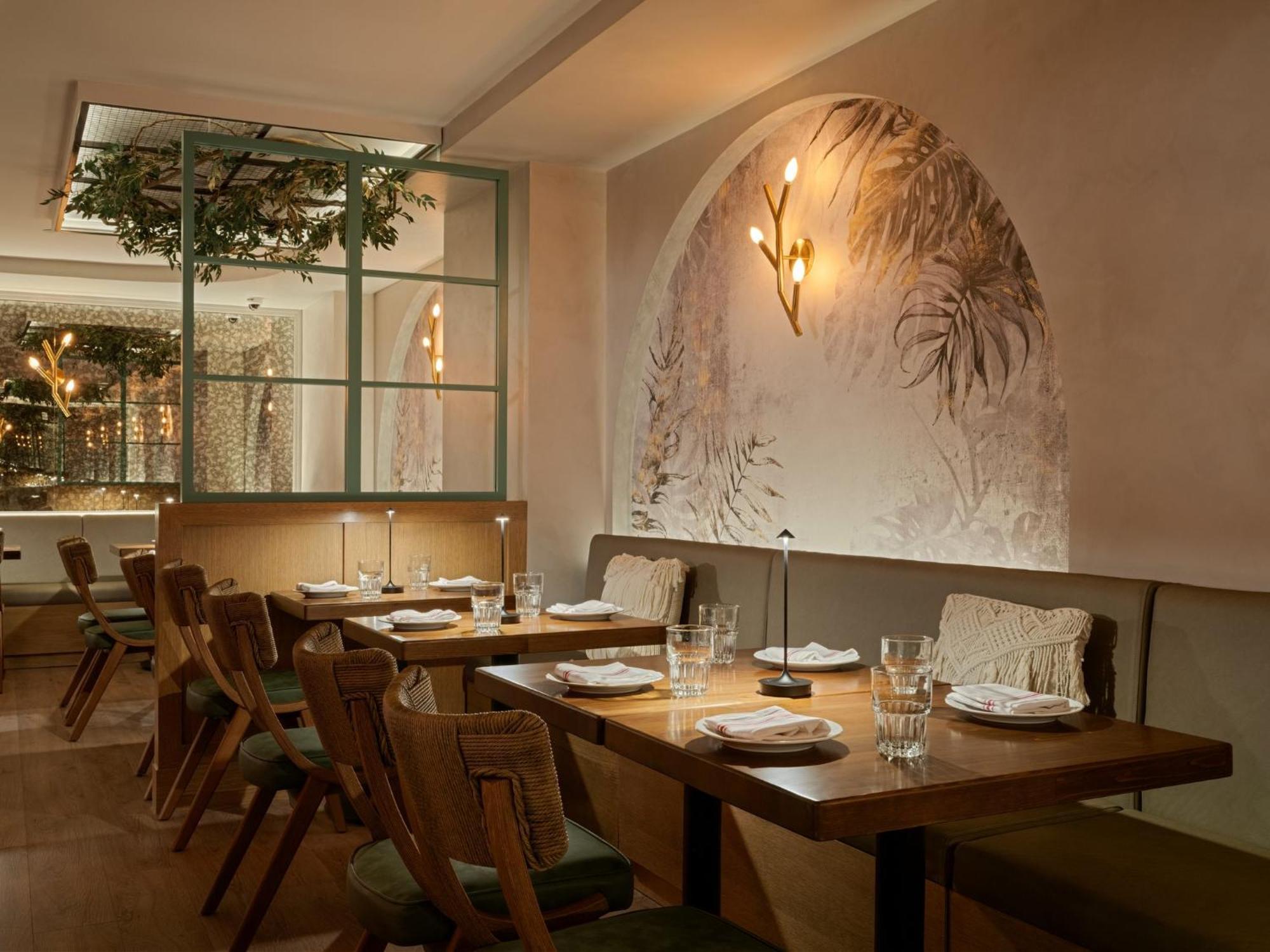 Voco Astoria By Ihg Hotel New York