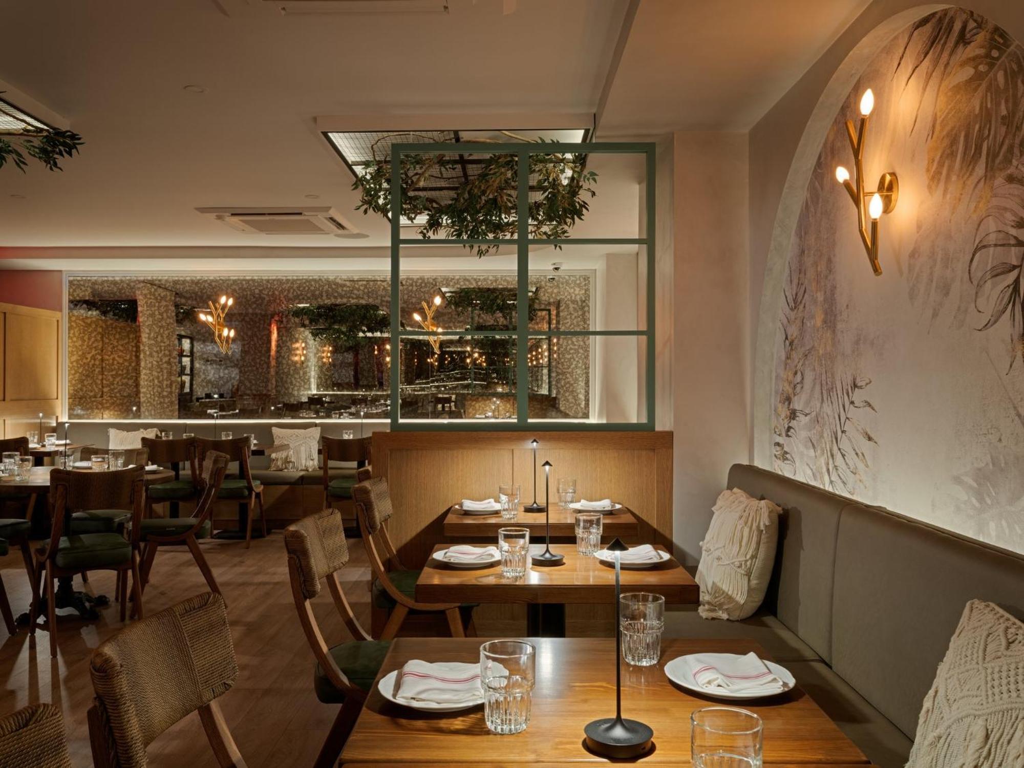 Voco Astoria By Ihg New York