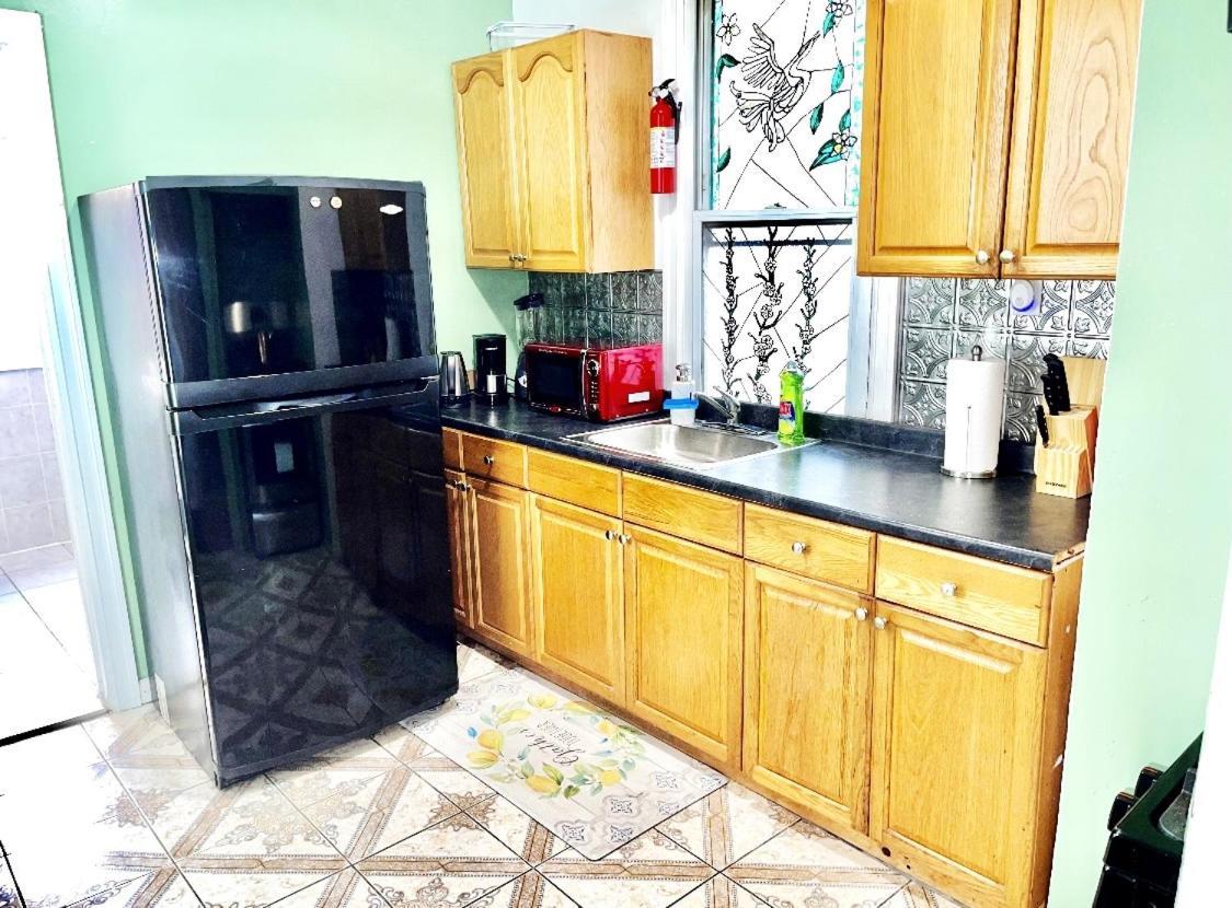 Apartment 3 Bedrooms Huge Apt In Lic, Very Close To Manhattan