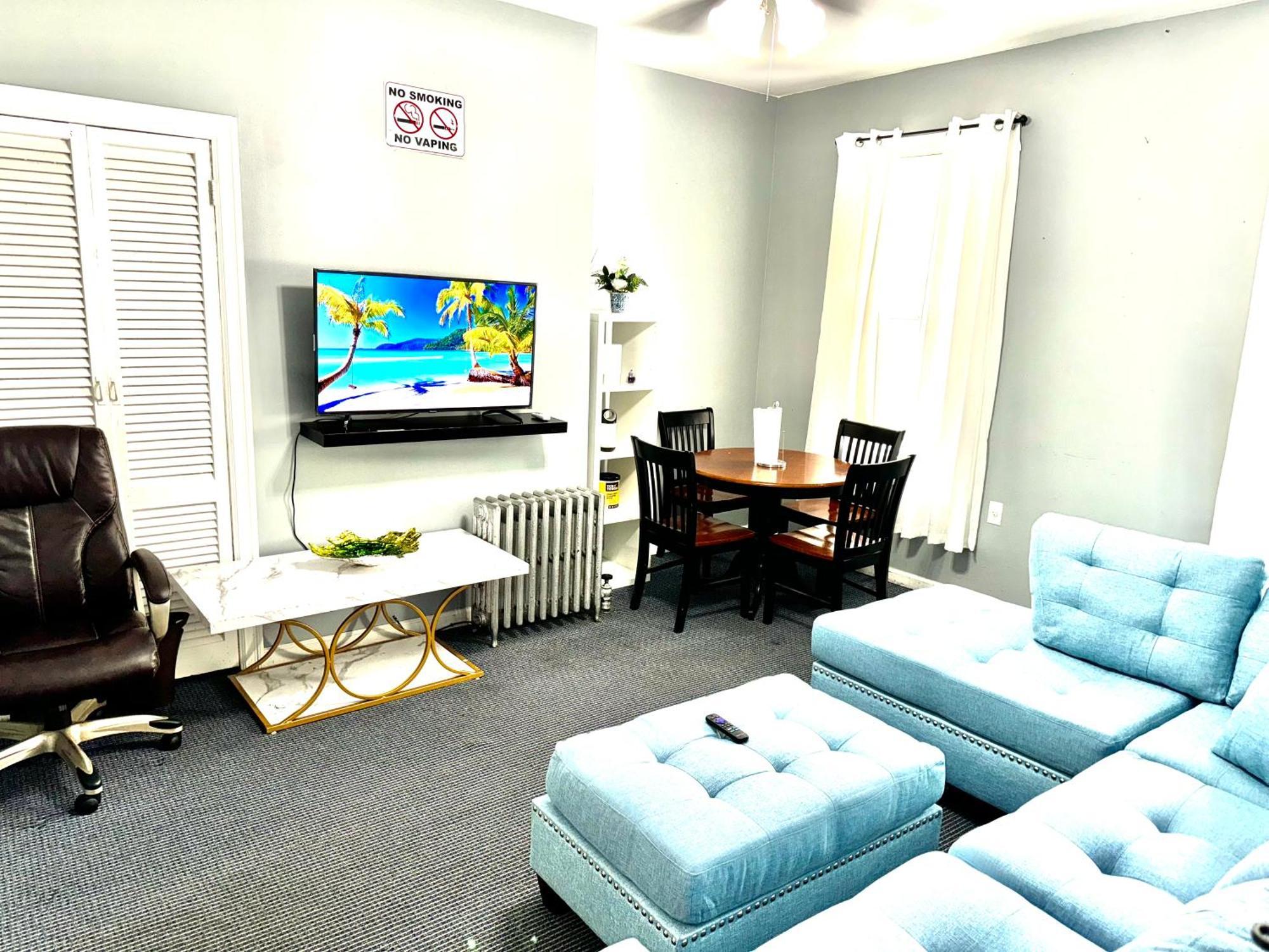 3 Bedrooms Huge Apt In Lic, Very Close To Manhattan Apartment