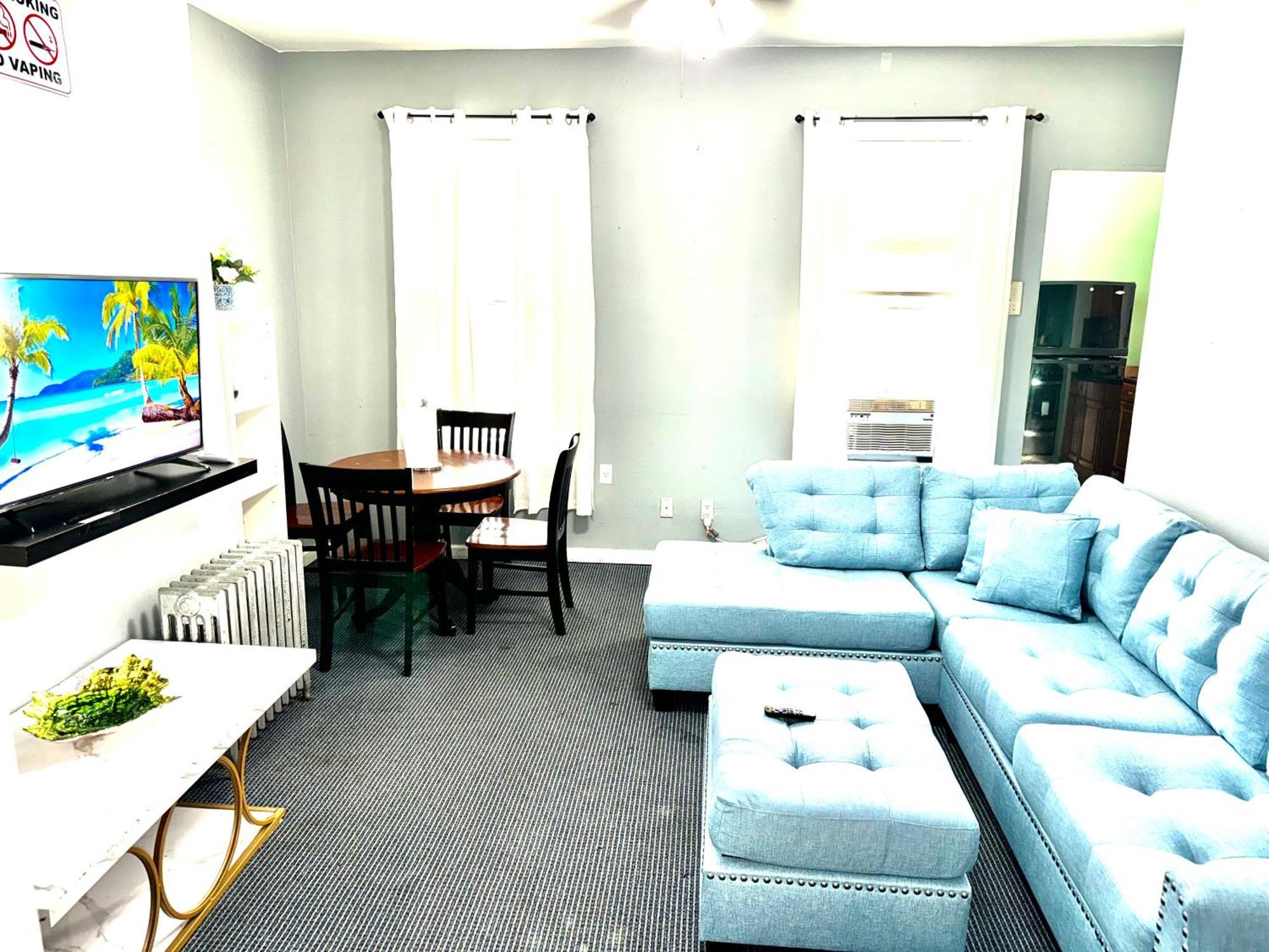 3 Bedrooms Huge Apt In Lic, Very Close To Manhattan Apartment New York