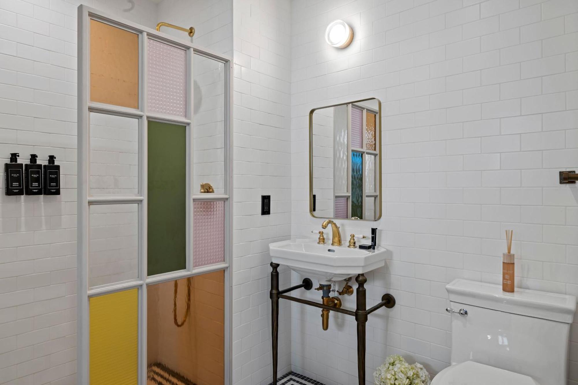 Freeman 1101 By Rove Travel - With Shared Amenities * New York