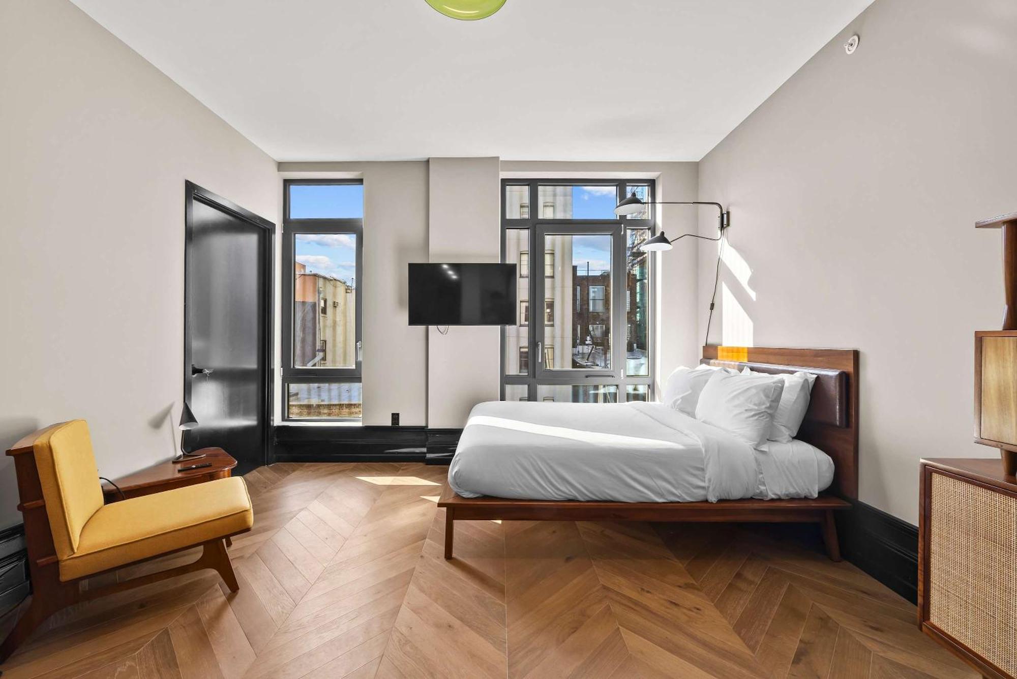 Freeman 501 By Rove Travel - With Shared Amenities *