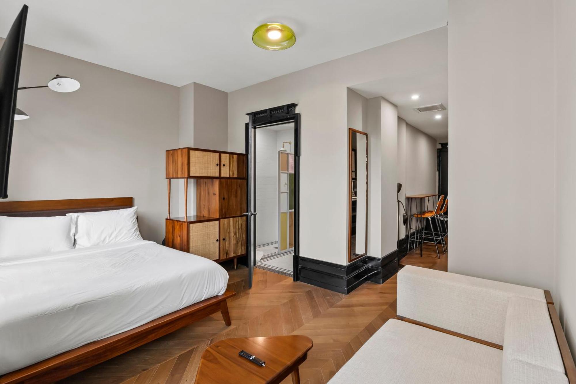 Freeman 601 By Rove With Shared Amenities *