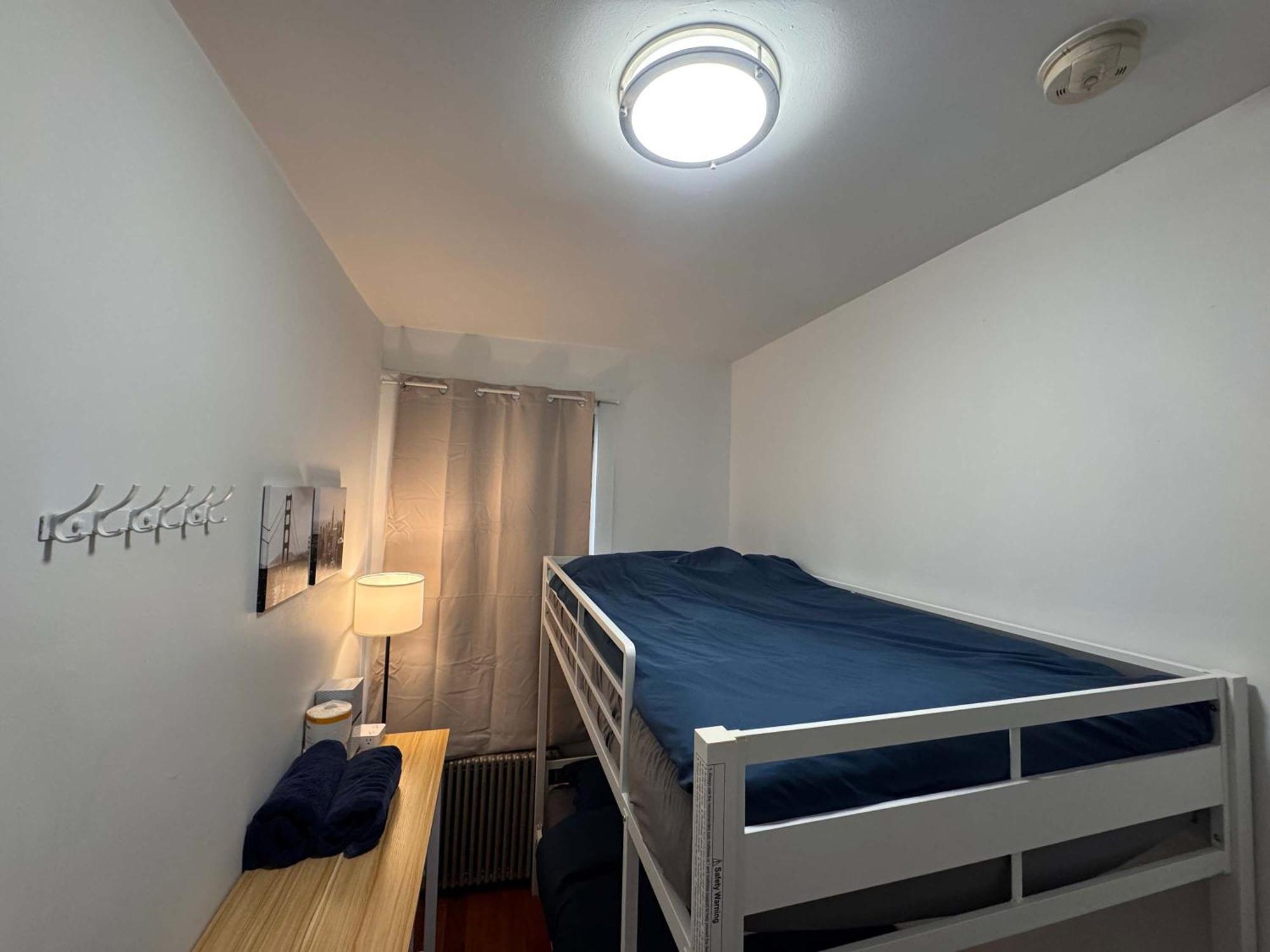 In Chelsea 2 With Kitchen - Shared Bathroom -5th Floor Walk-up New York