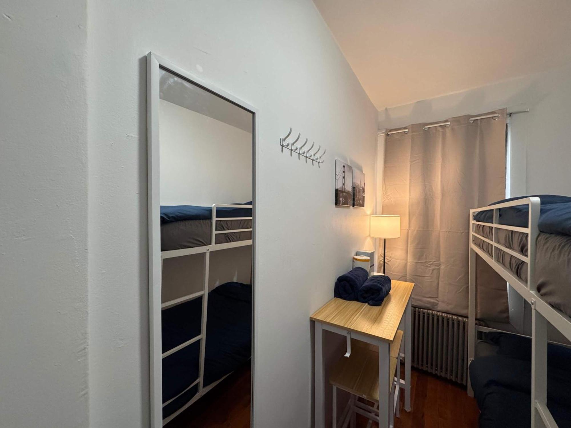 In Chelsea 2 With Kitchen - Shared Bathroom -5th Floor Walk-up * New York