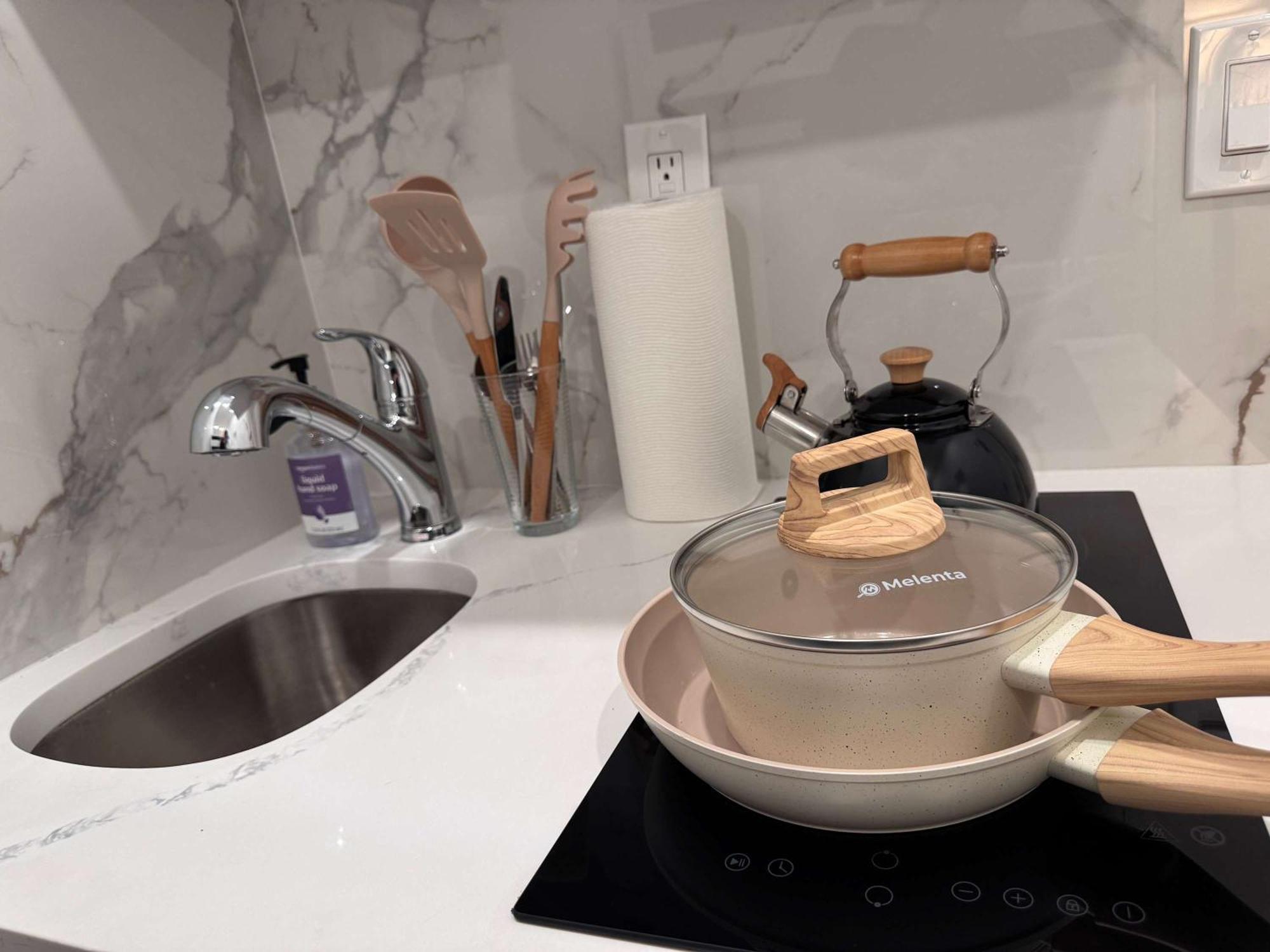 With Kitchen In Chelsea - Shared Bathroom - 3rd Floor Walk-up * New York