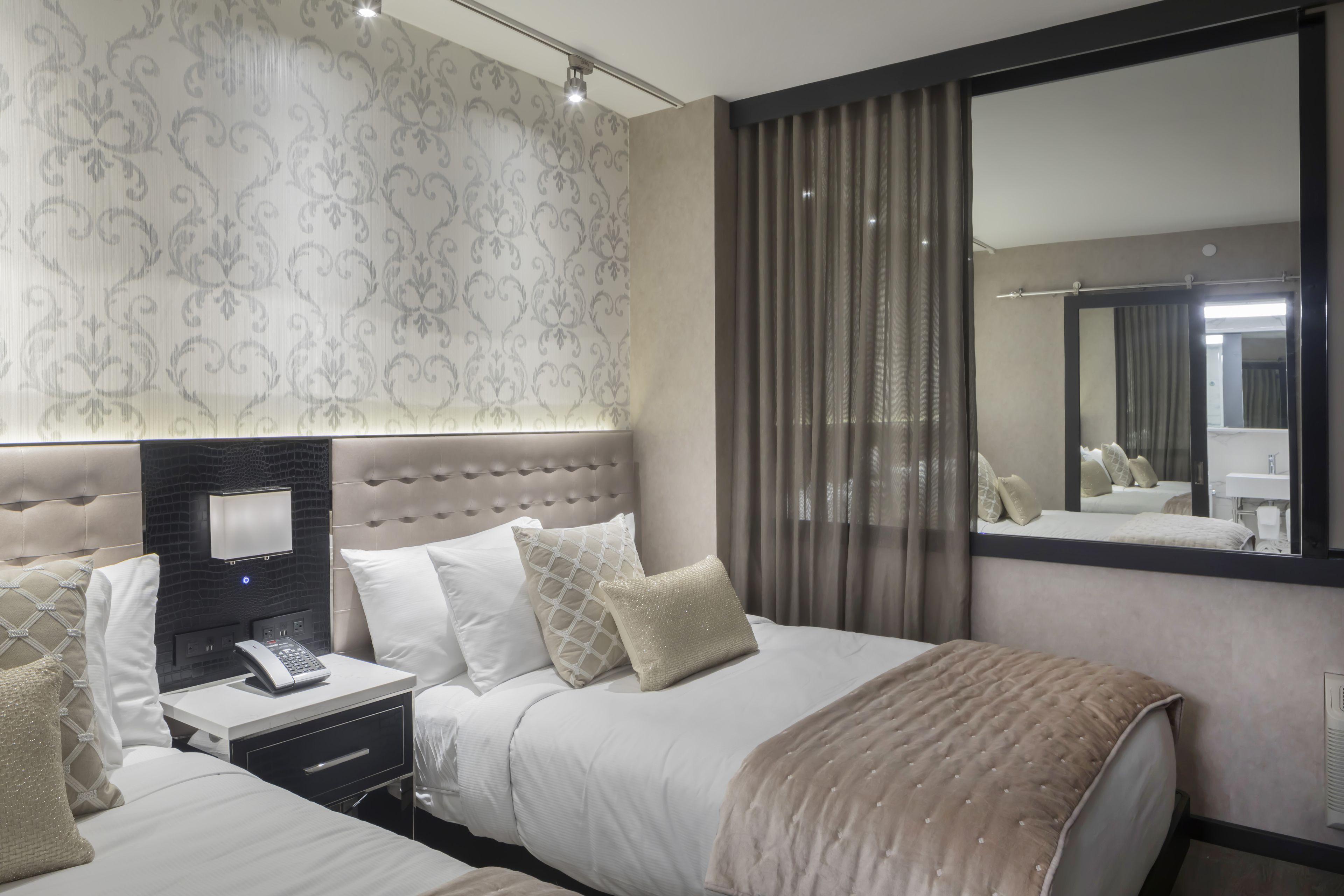 Aliz Times Square Hotel 4*