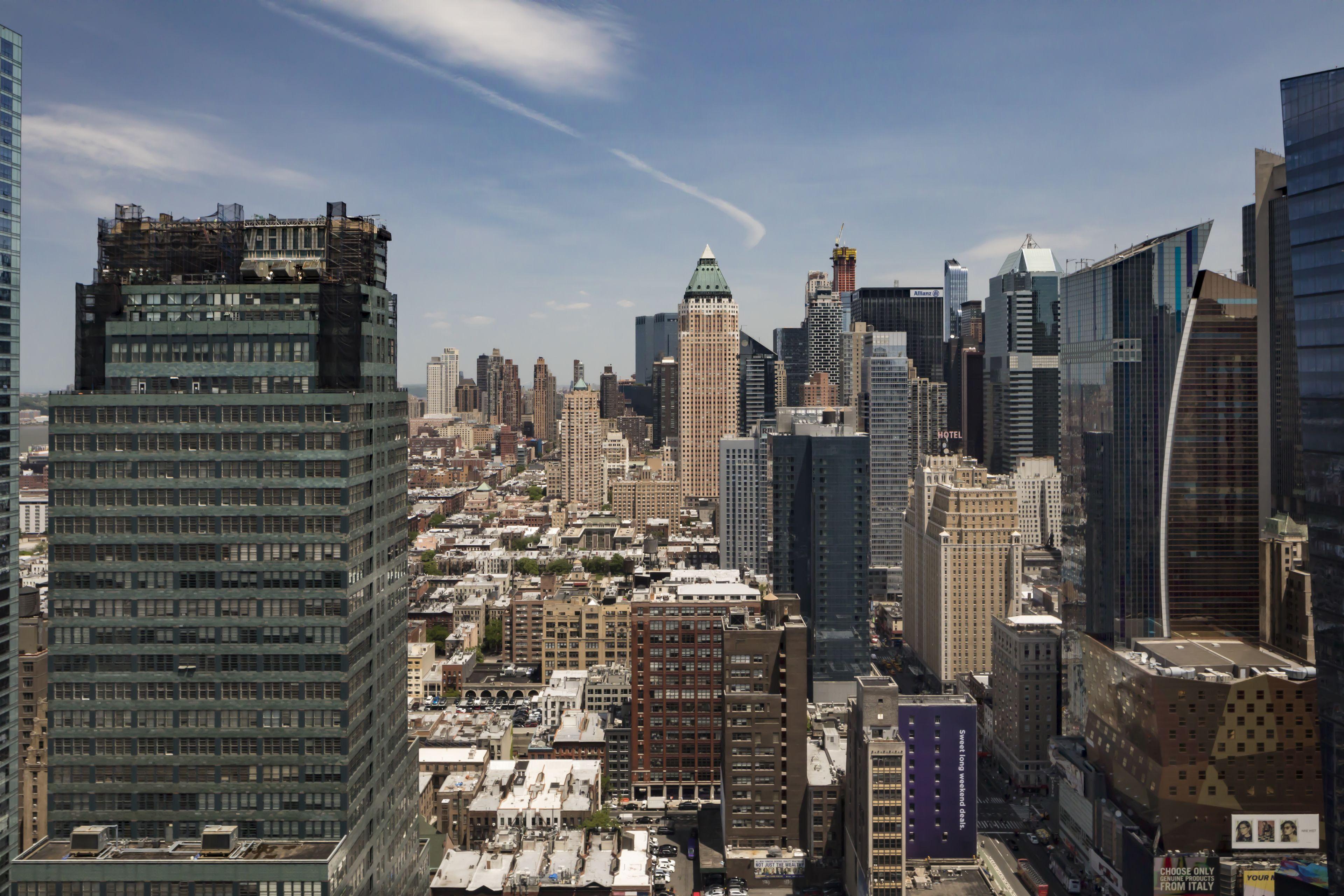 Aliz Times Square New York