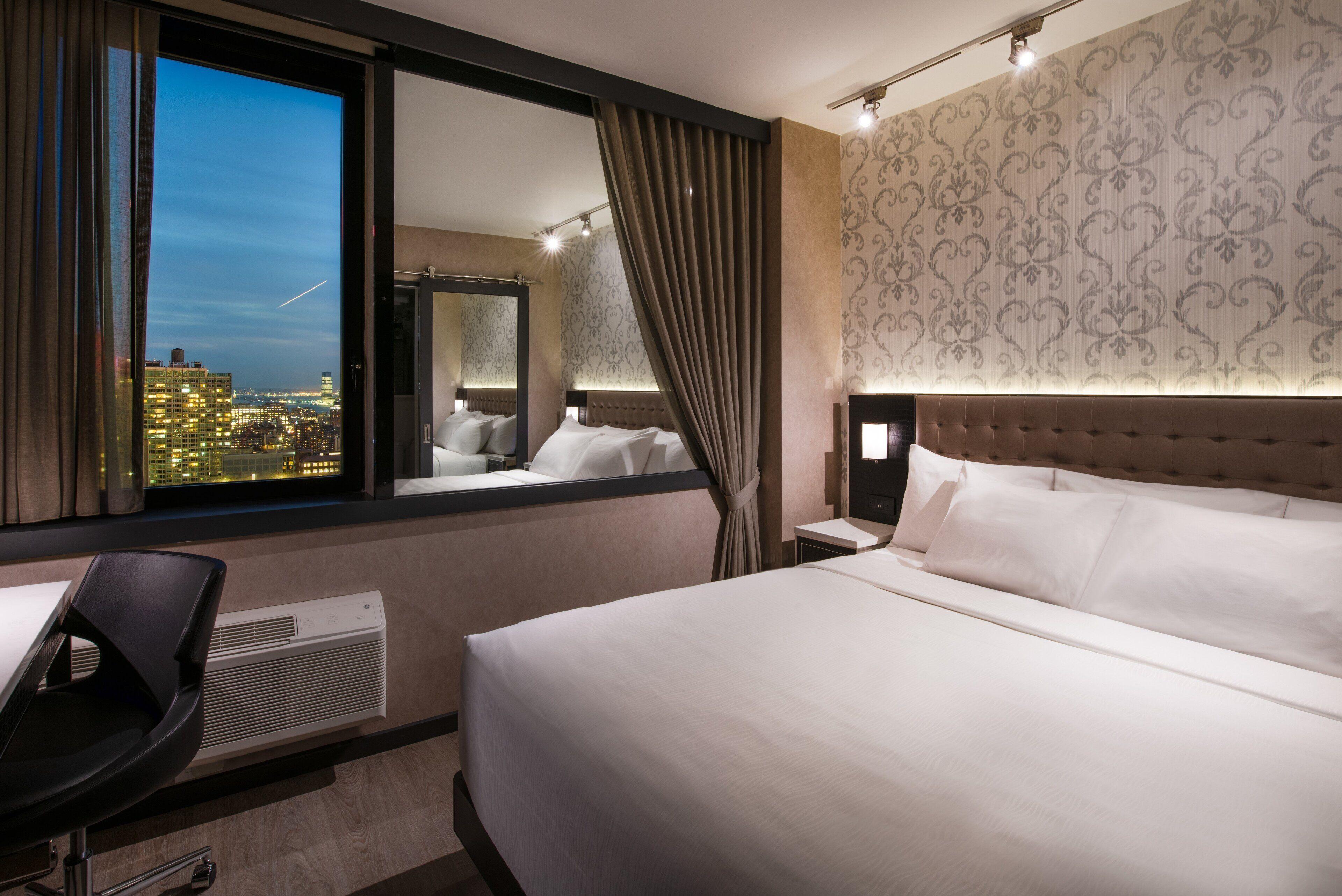 Hotel Aliz Times Square 4*