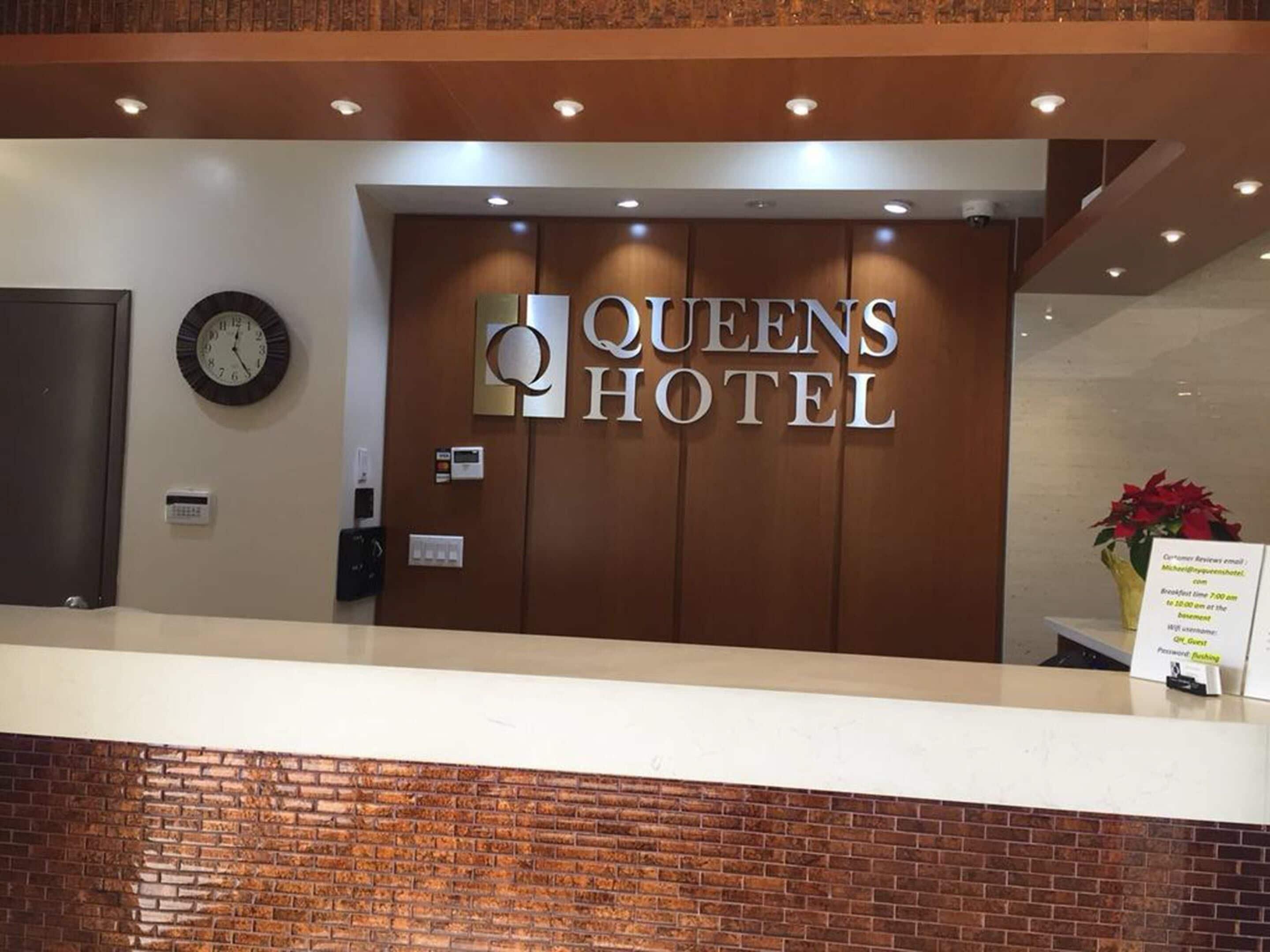 The Queens Hotel 2*