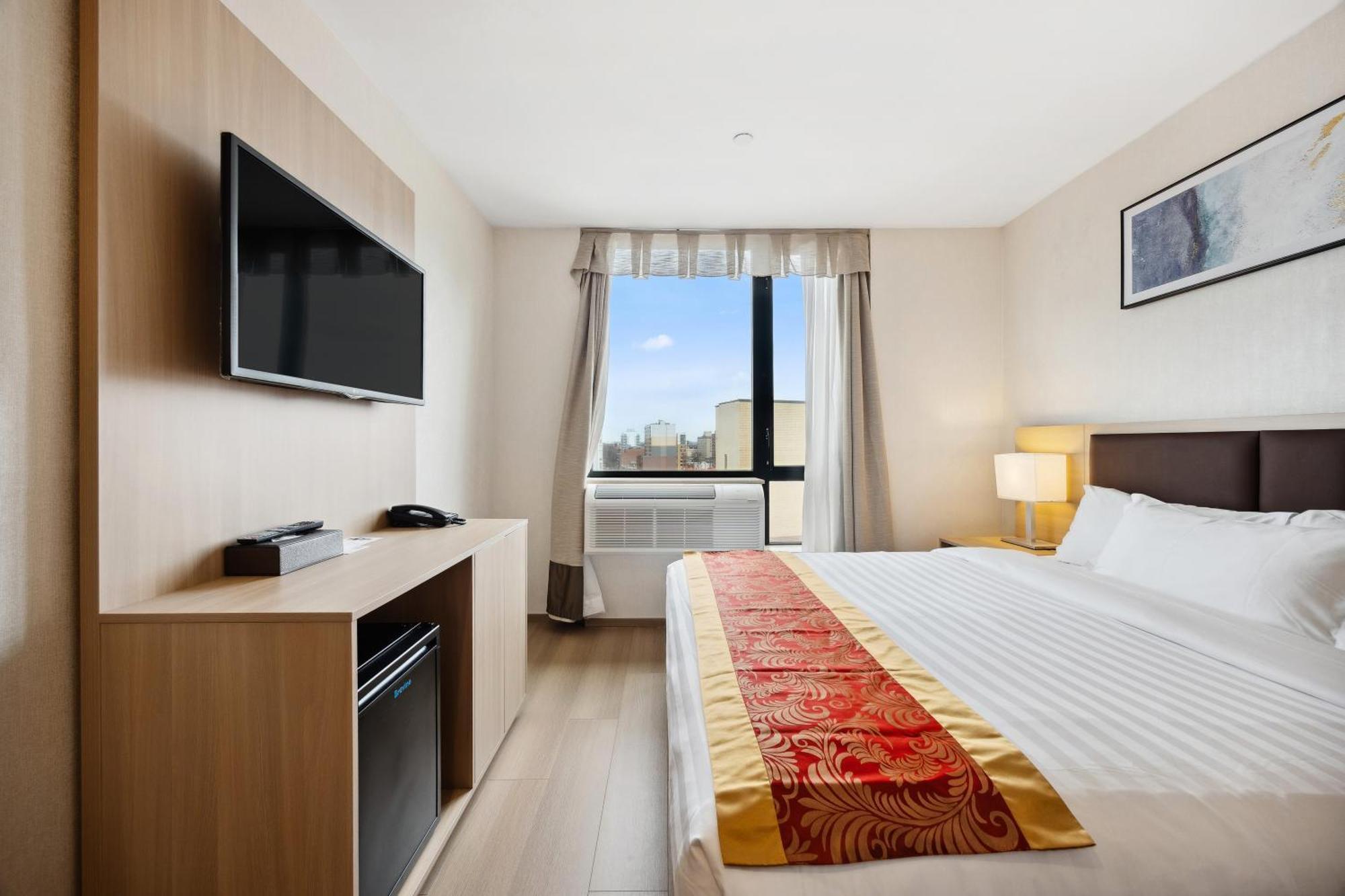 Ramada By Wyndham Flushing Queens Hotel