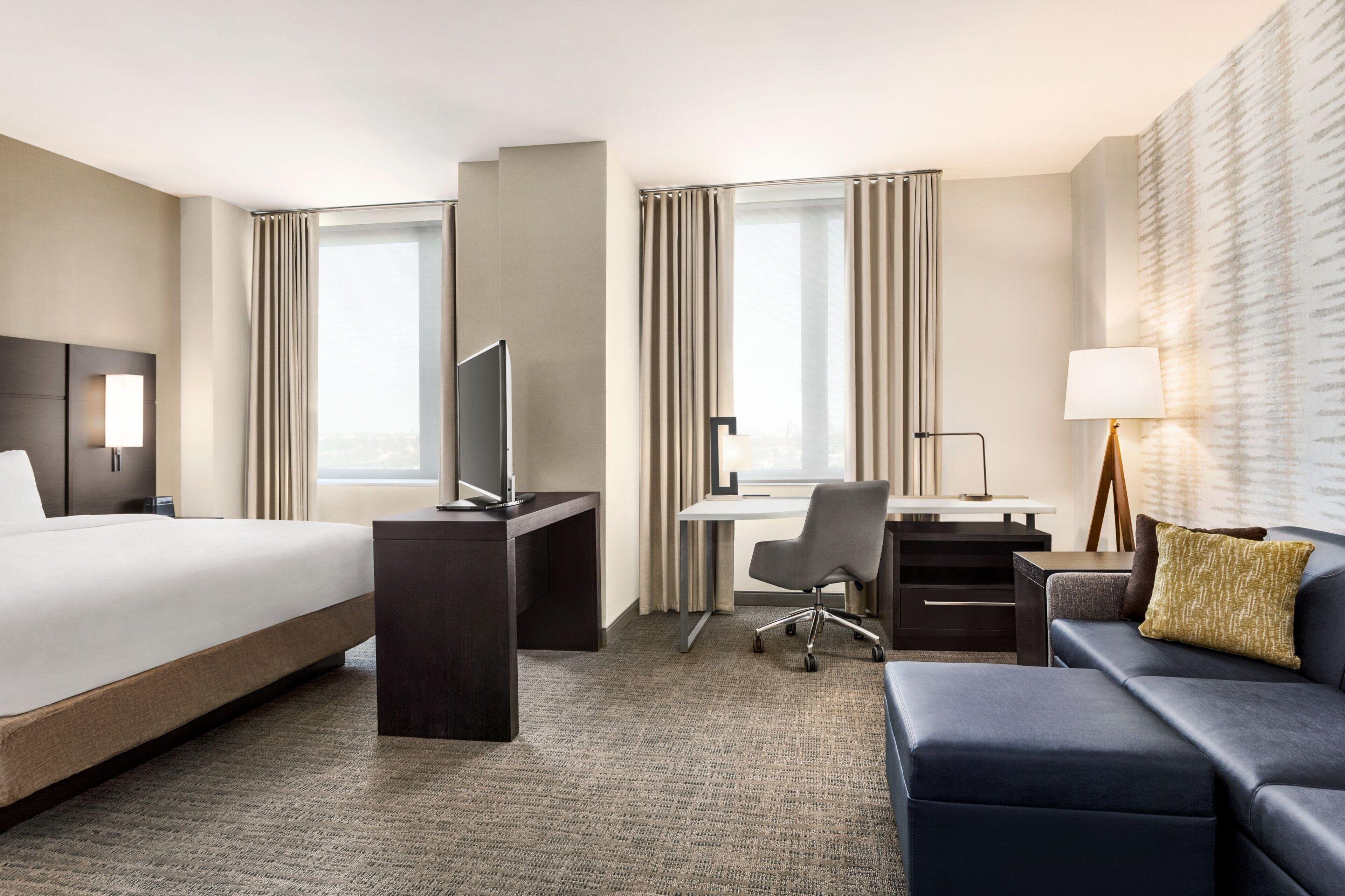 Hotel By Marriott Jfk Airport 3*