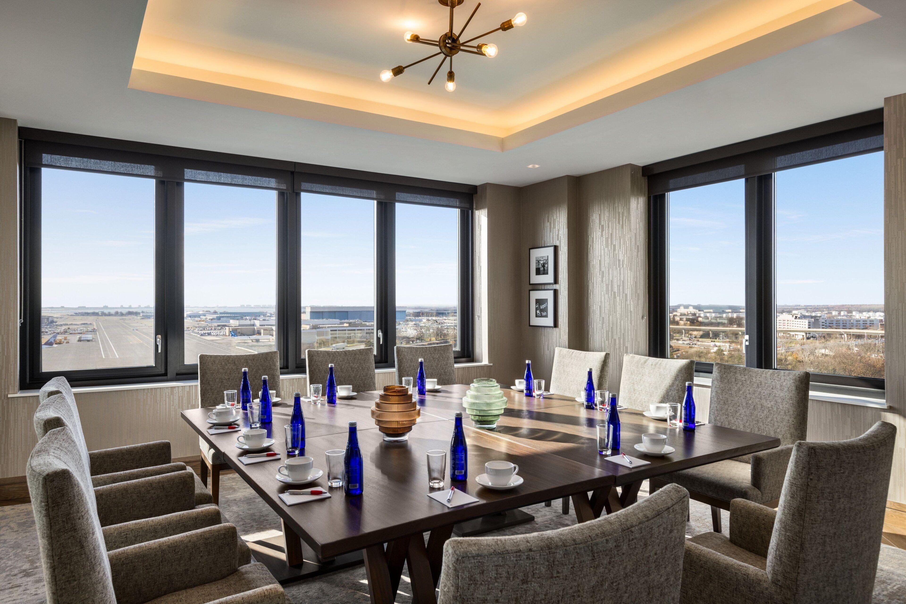 Marriott Jfk Airport Hotel 3*