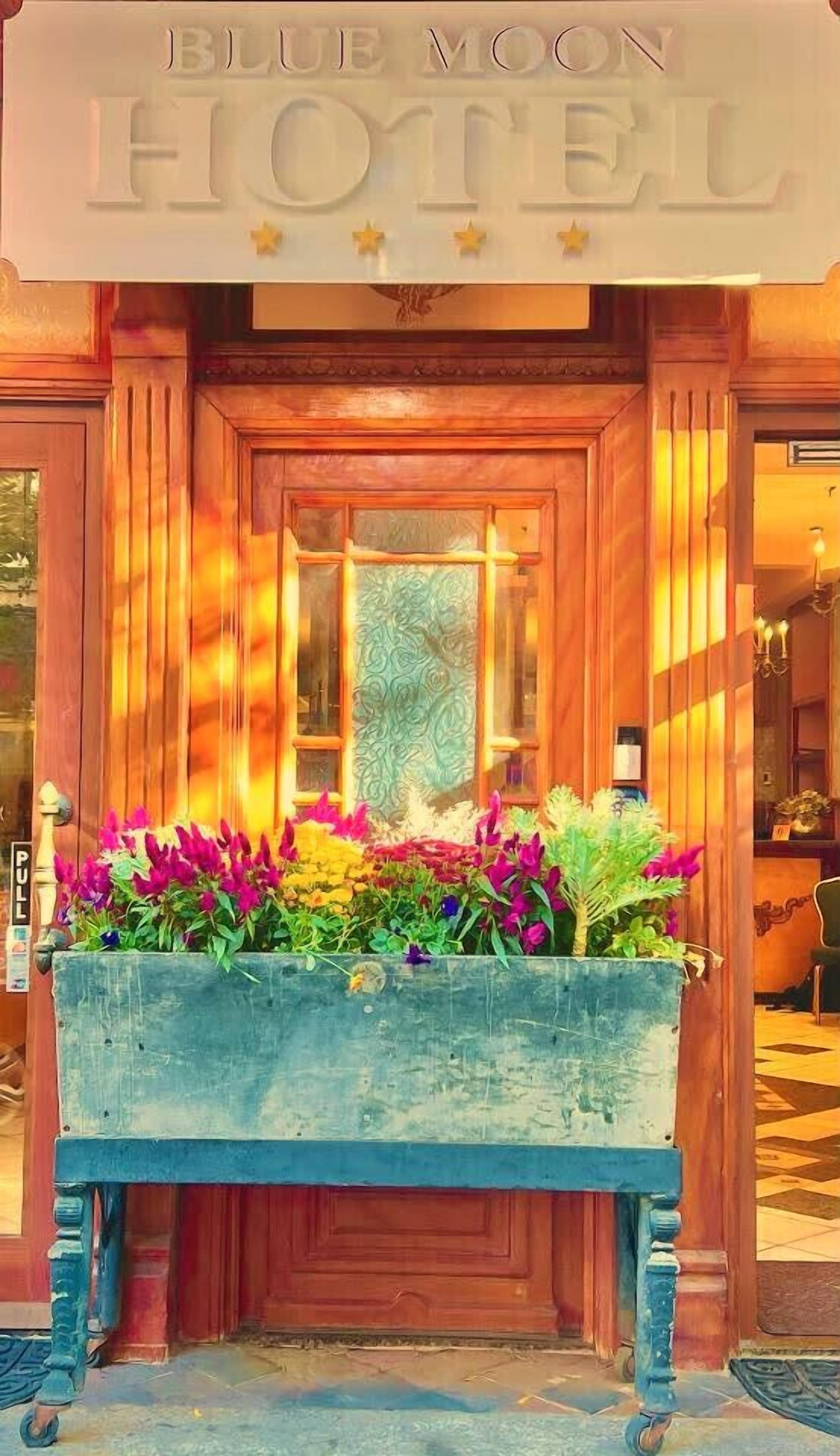 The Historic Blue Moon - Nyc Hotel 4*