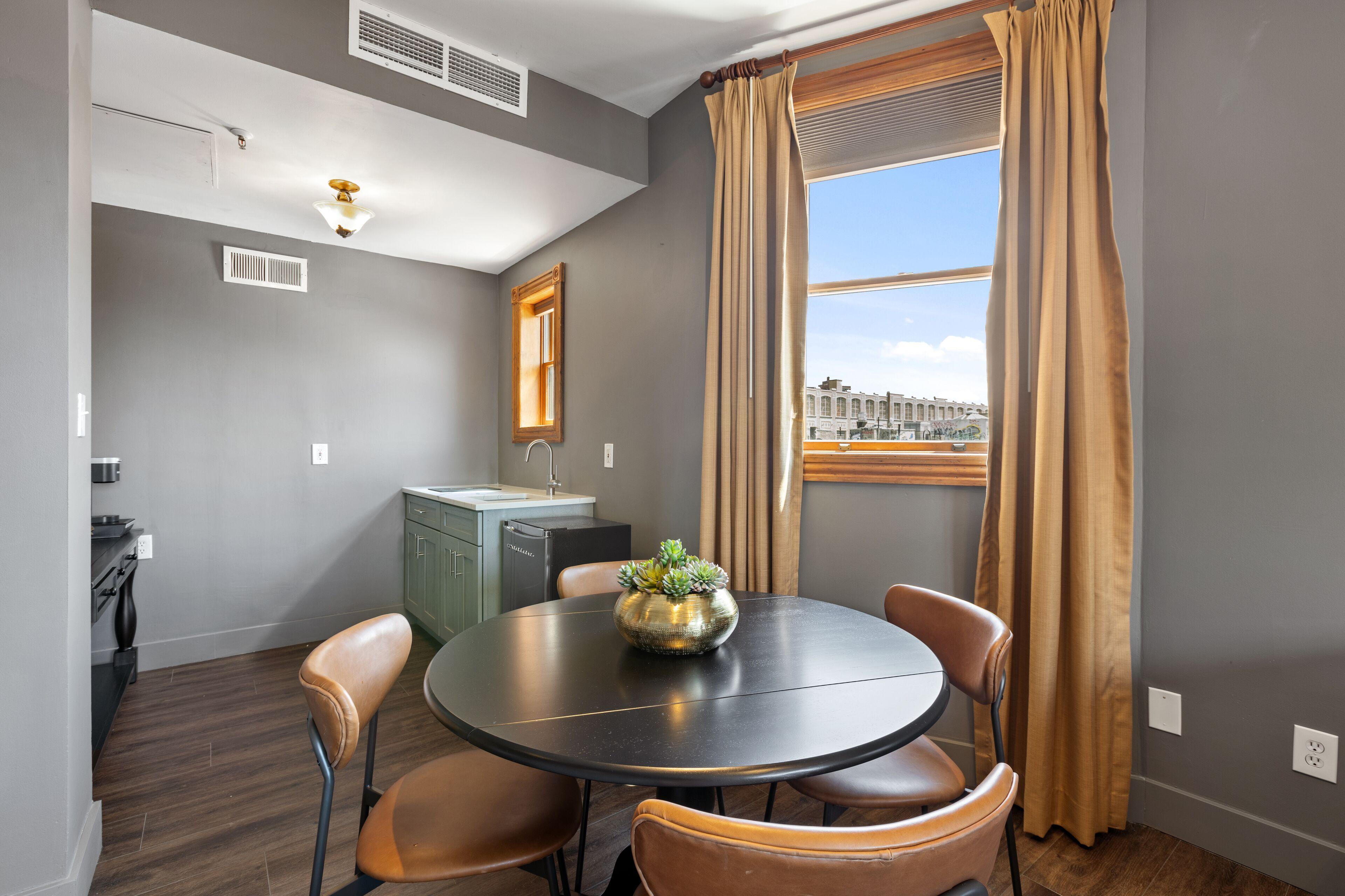 The Historic Blue Moon - Nyc Hotel