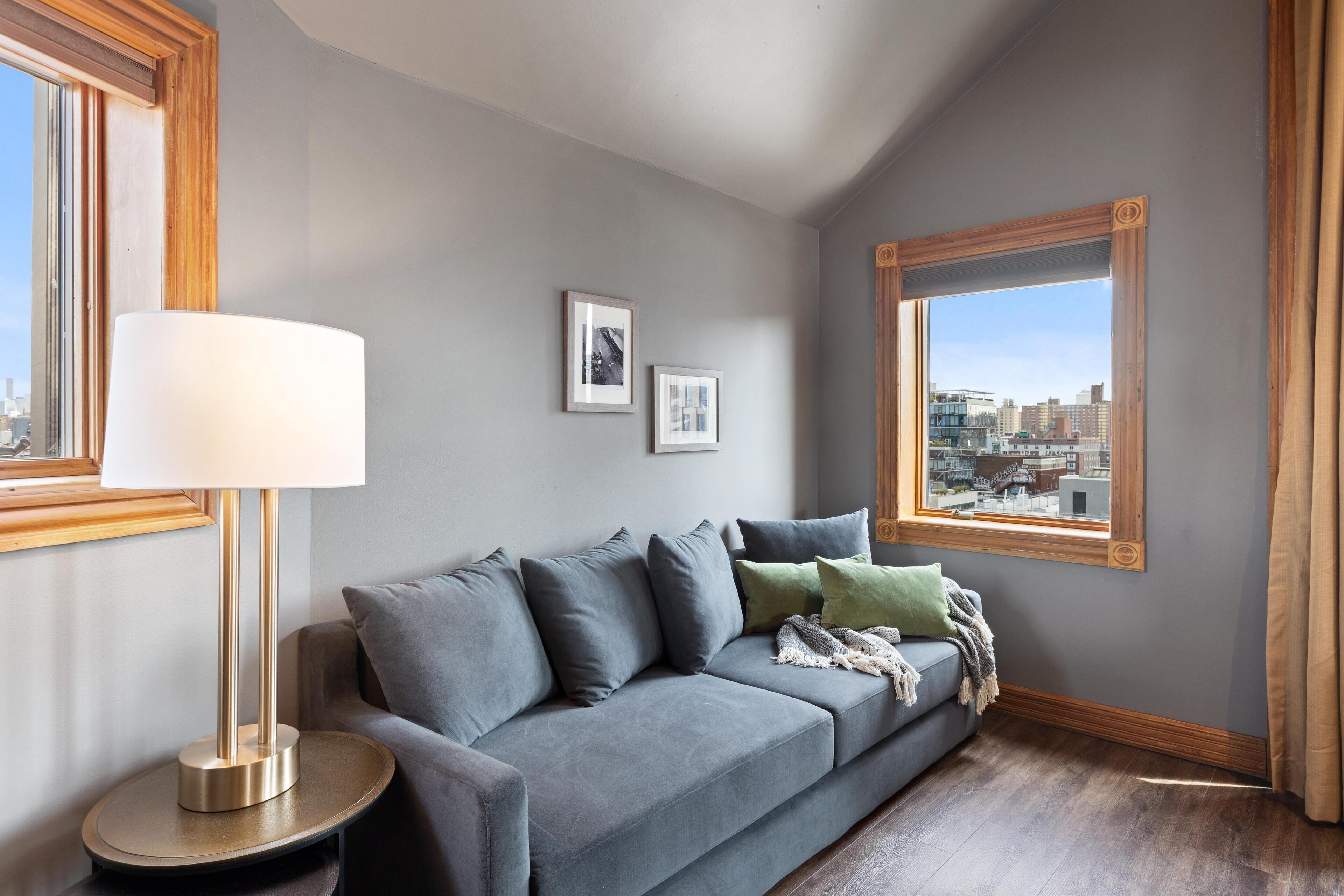 The Historic Blue Moon - Nyc Hotel