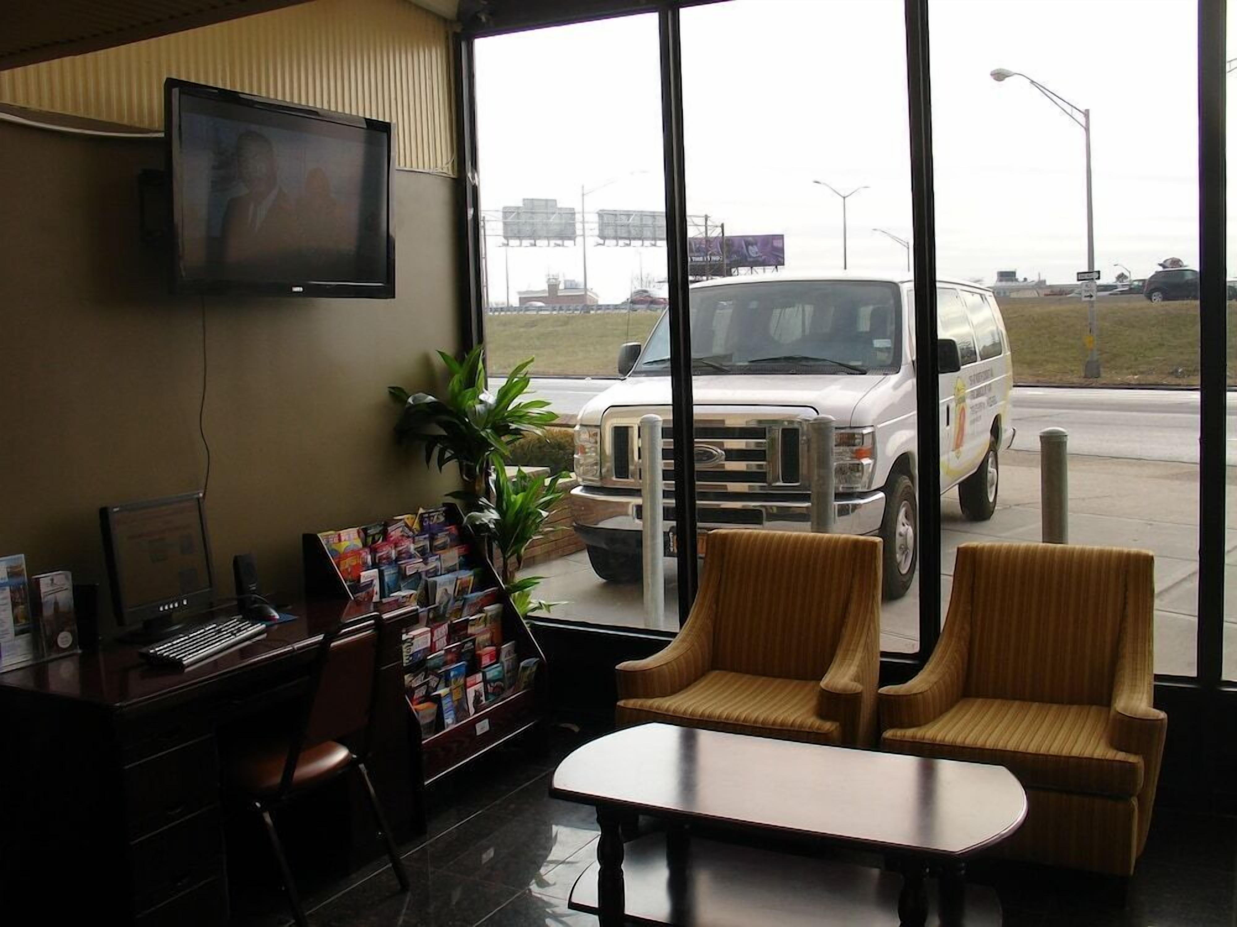 Super 8 By Wyndham Jamaica North Conduit 2*