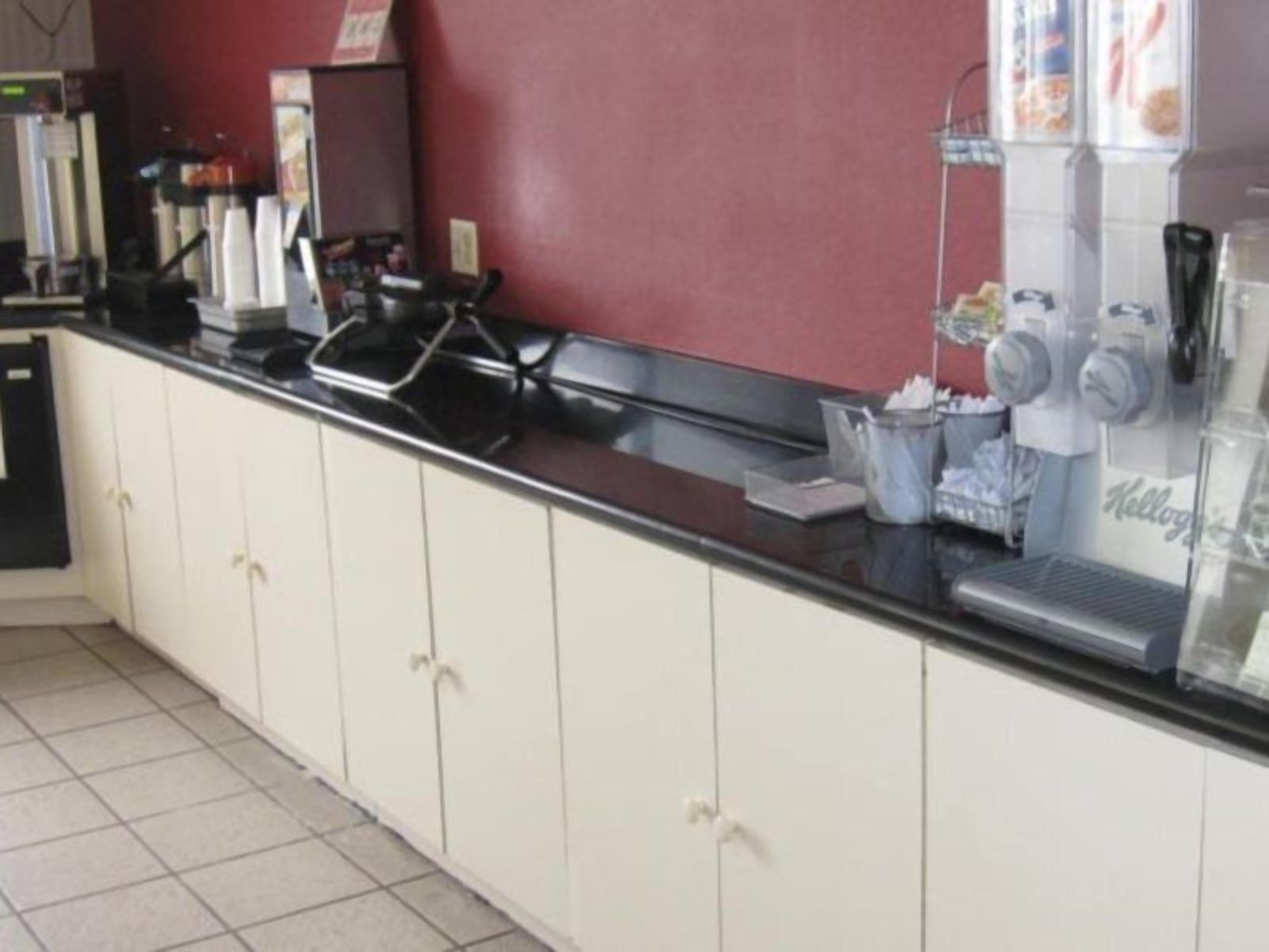 Super 8 By Wyndham Jamaica North Conduit Hotel New York