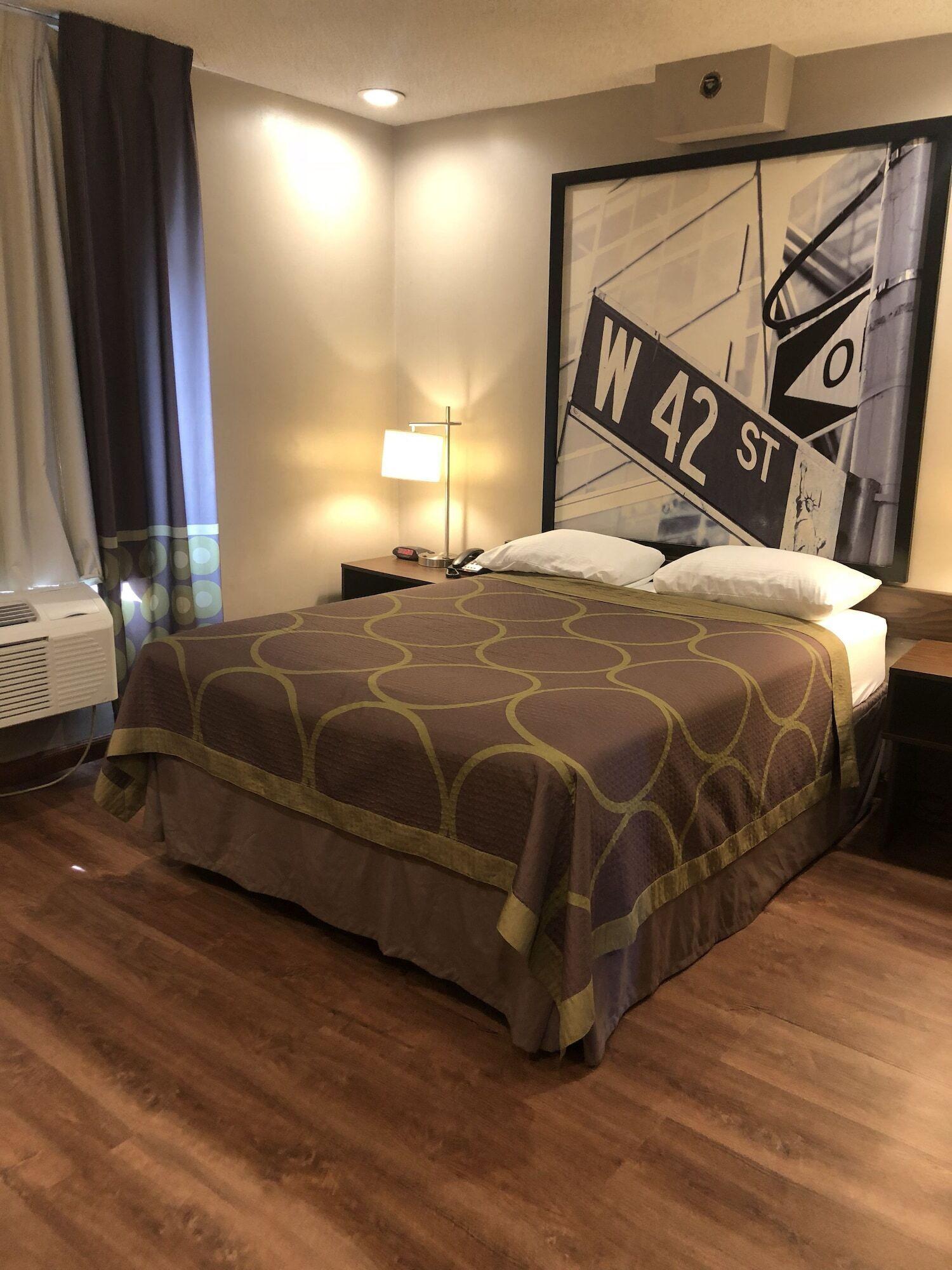 Super 8 By Wyndham Jamaica North Conduit 2* New York