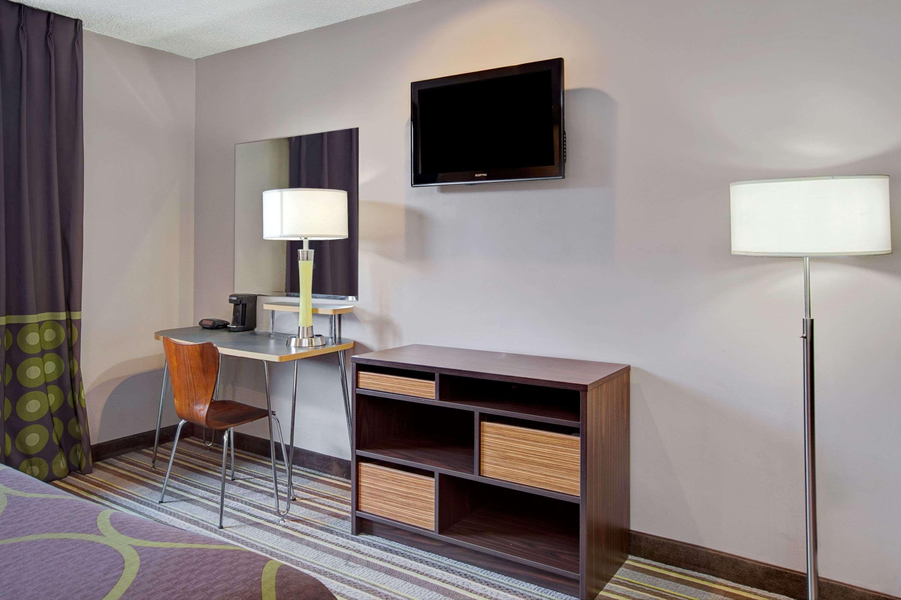 Super 8 By Wyndham Jamaica North Conduit Hotel New York