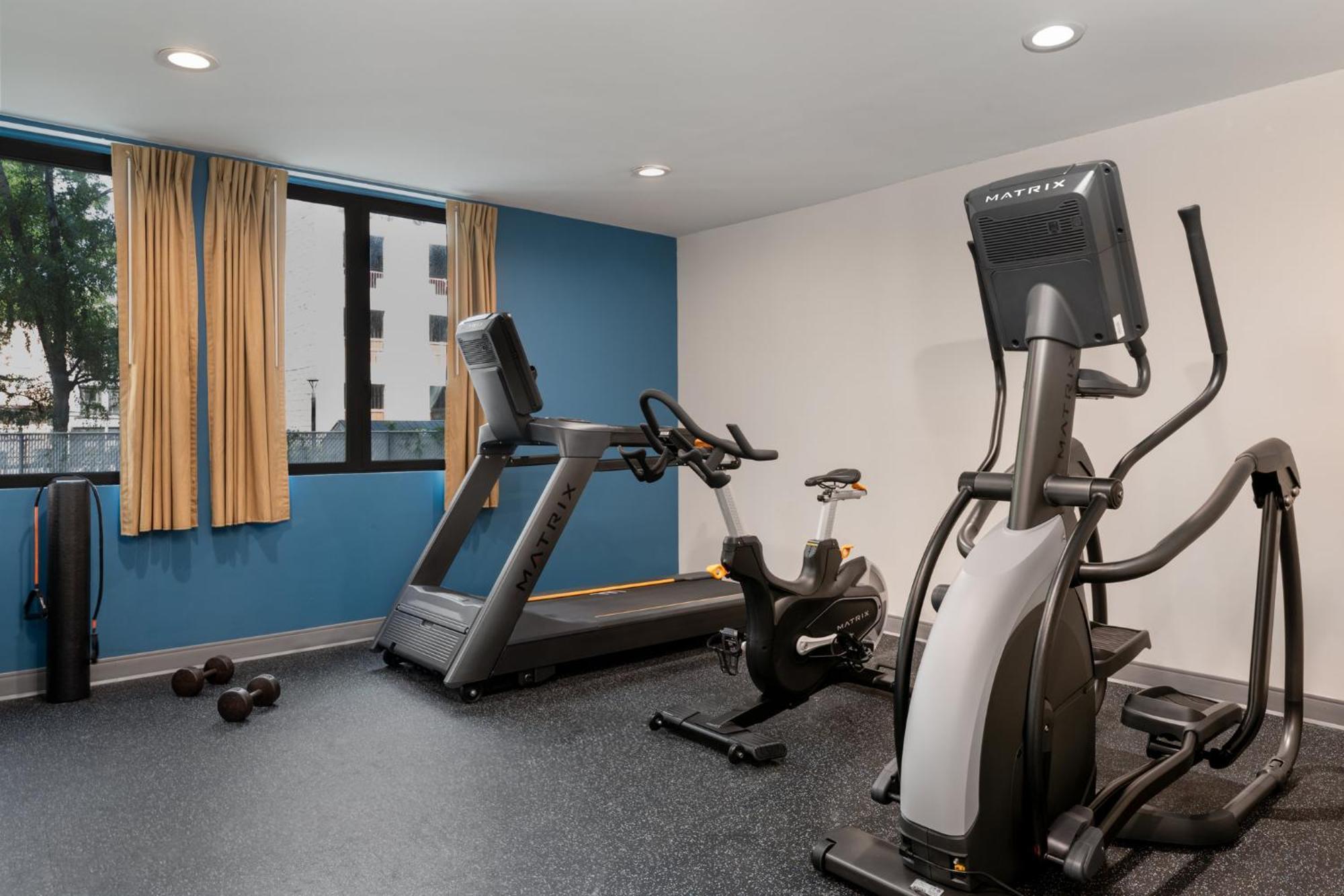 Express & Bronx - Zoo Area By Ihg Hotel 2*