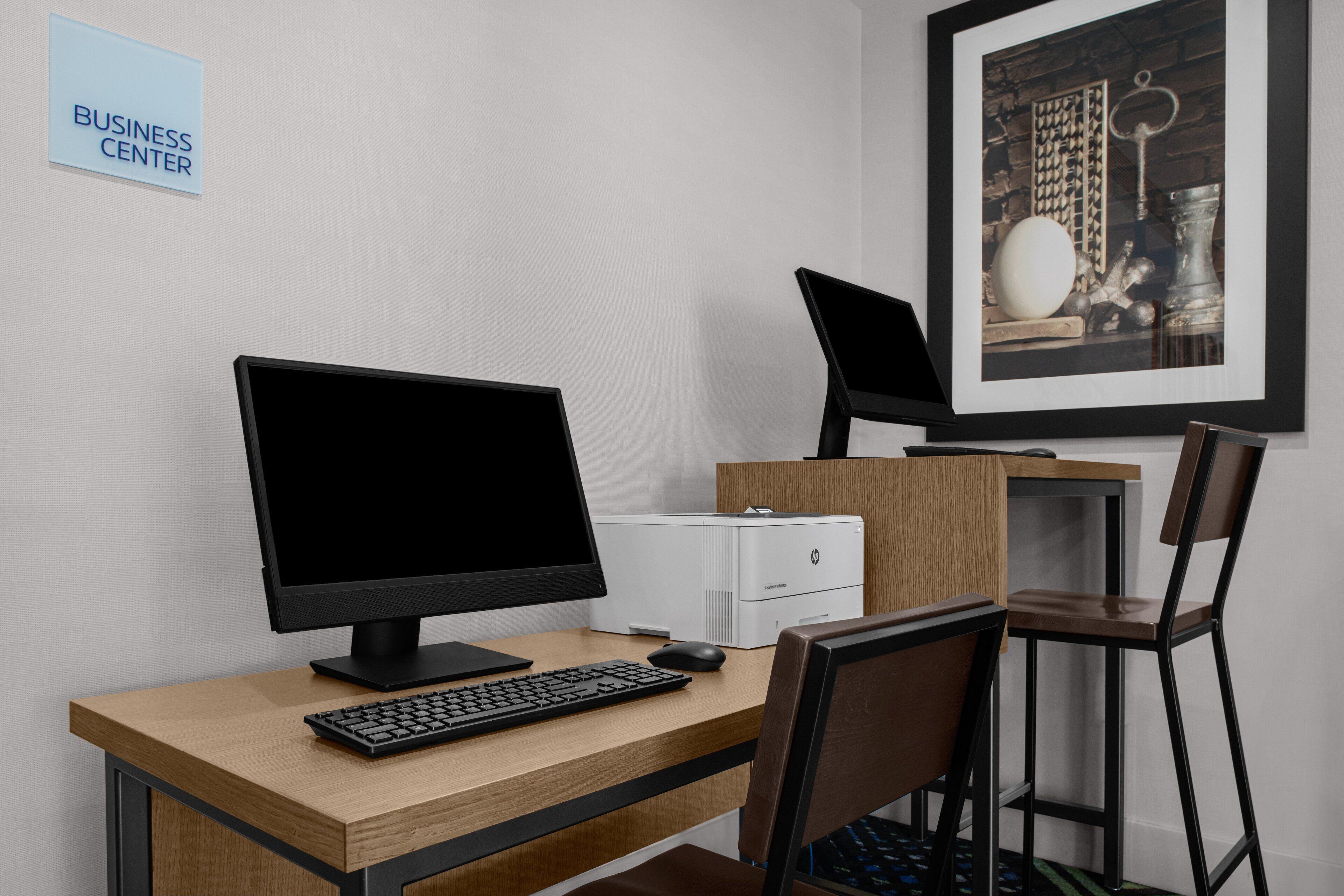 Express & Woodside Laguardia Airport 3*