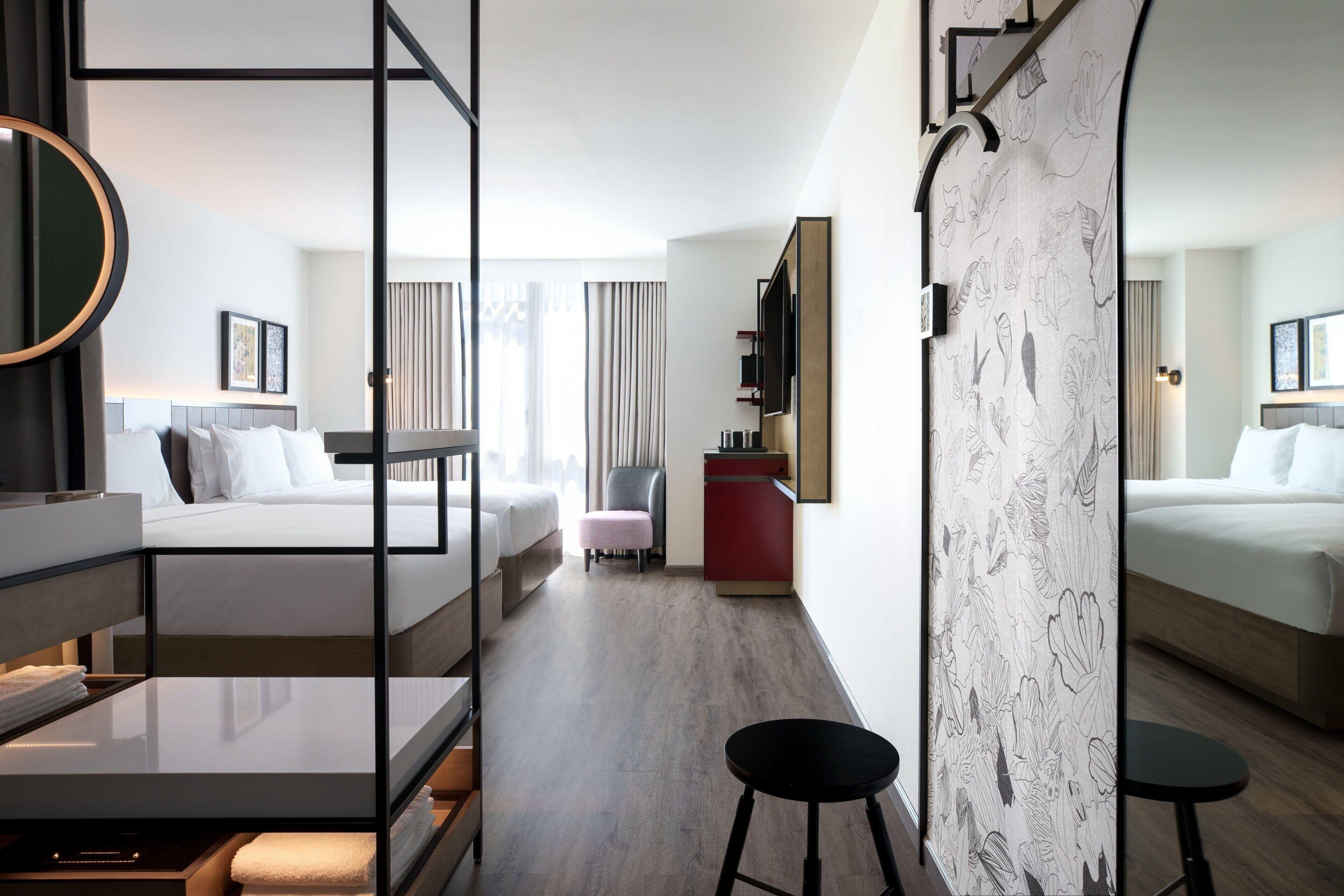 Renaissance Flushing At Tangram 4*