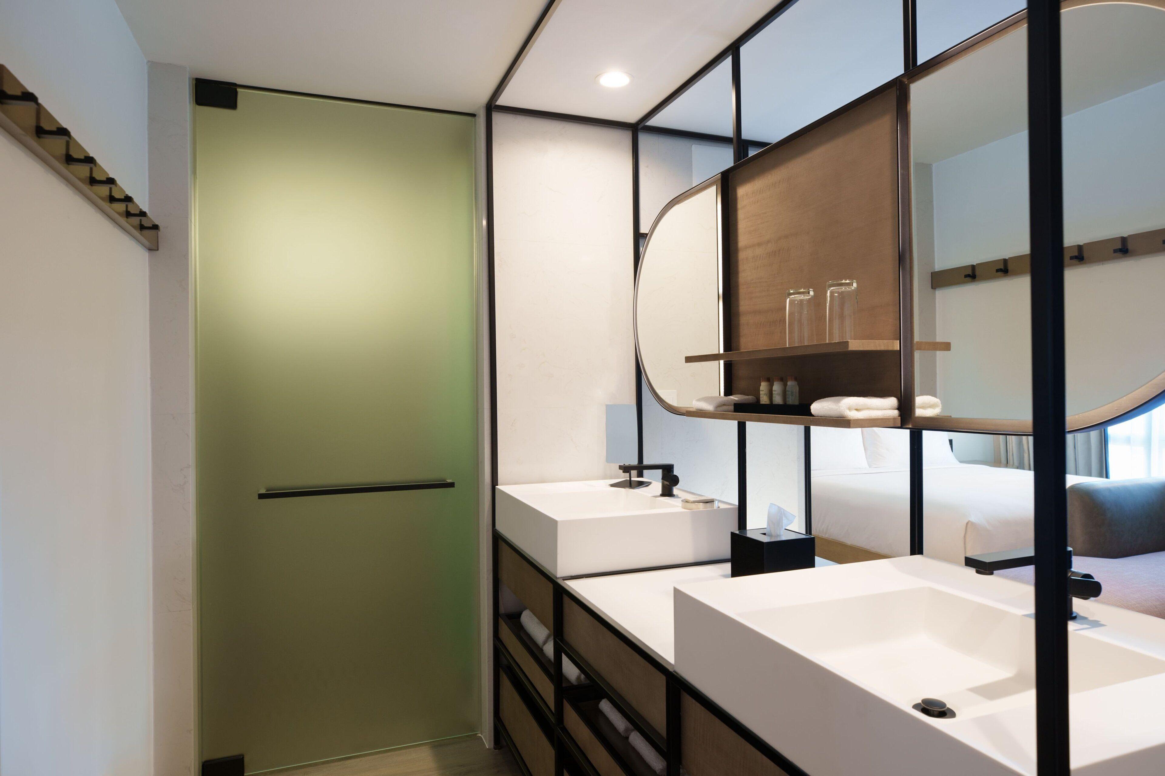 Renaissance Flushing At Tangram 4*