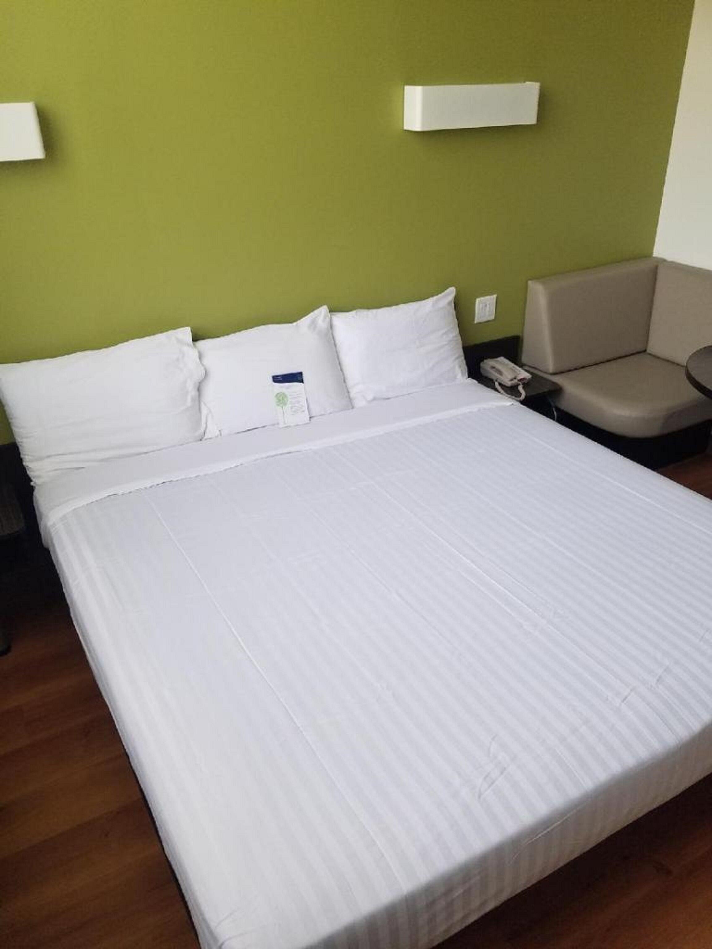 Hotel Feather Factory